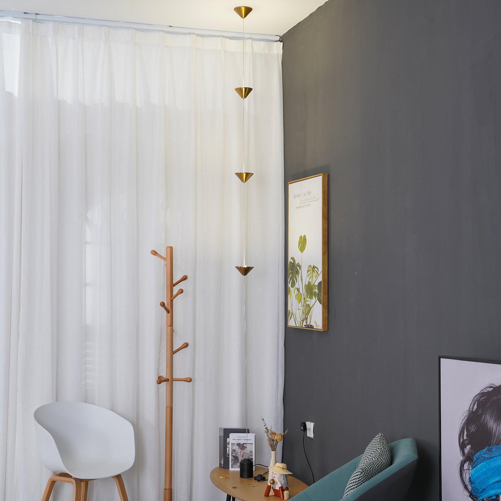 Alirya Cone Floor To Ceiling Lamp