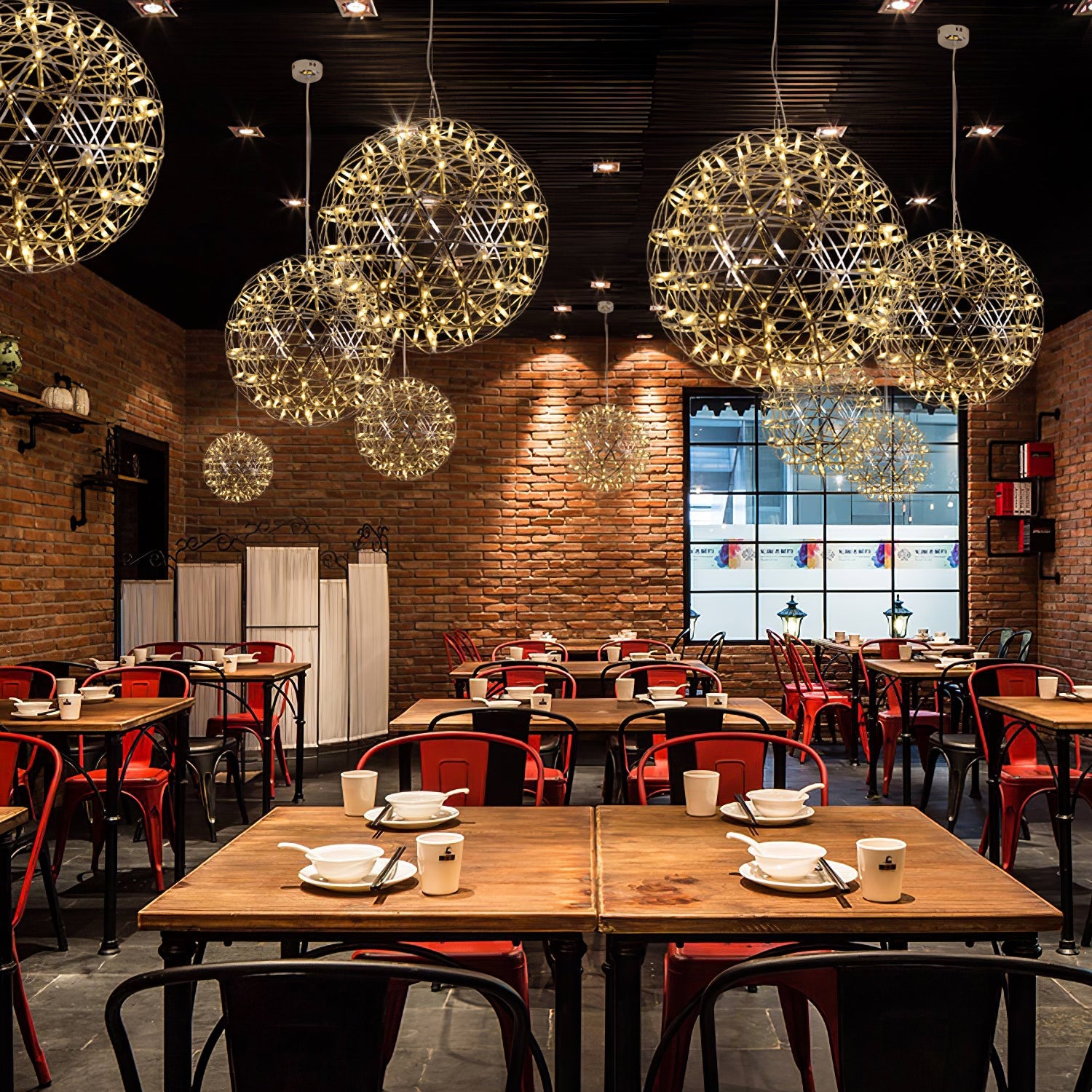 Unia Pendant Light