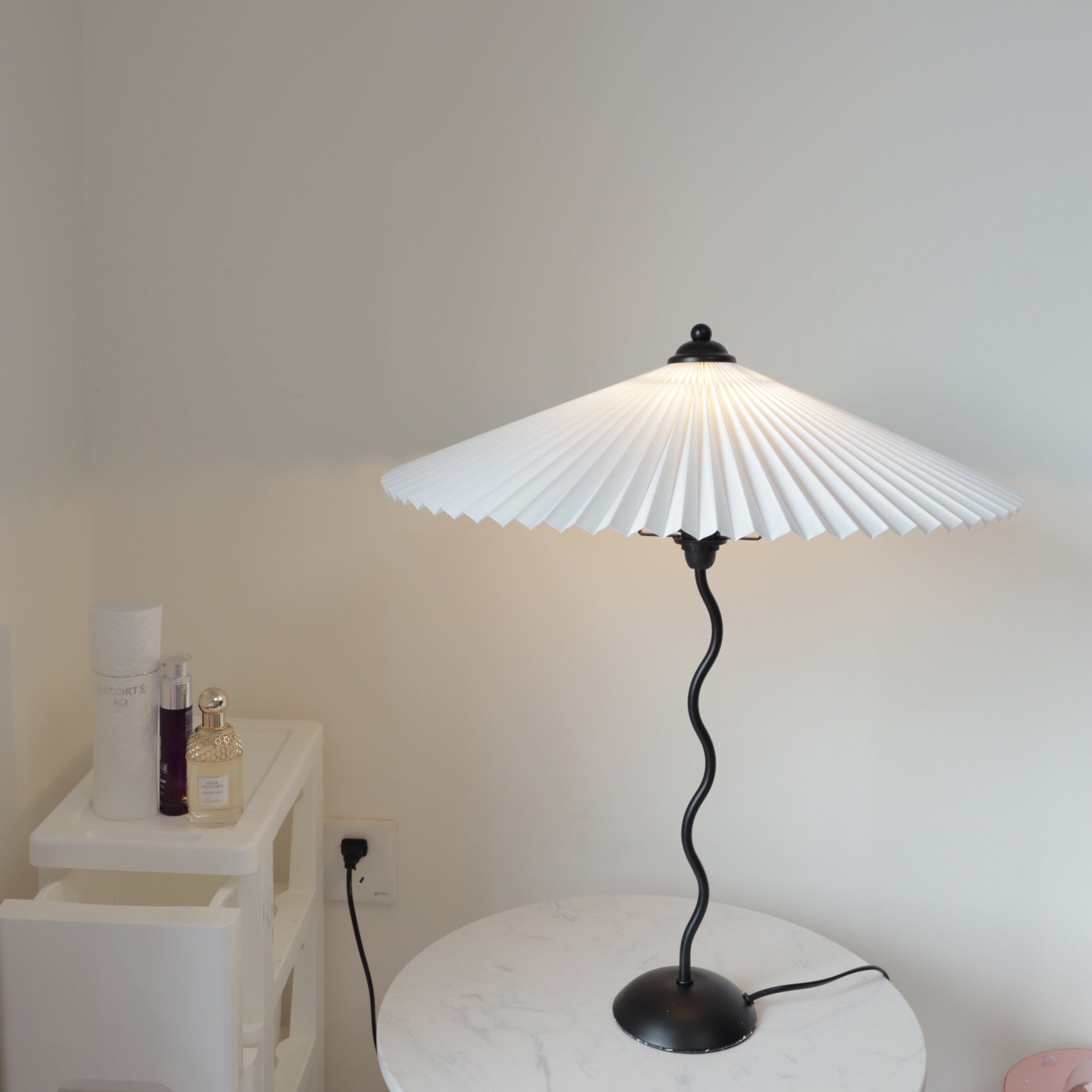 Lorav Wavy Table Lamp
