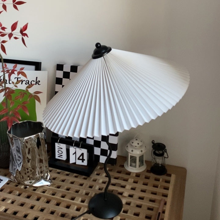 Lorav Wavy Table Lamp