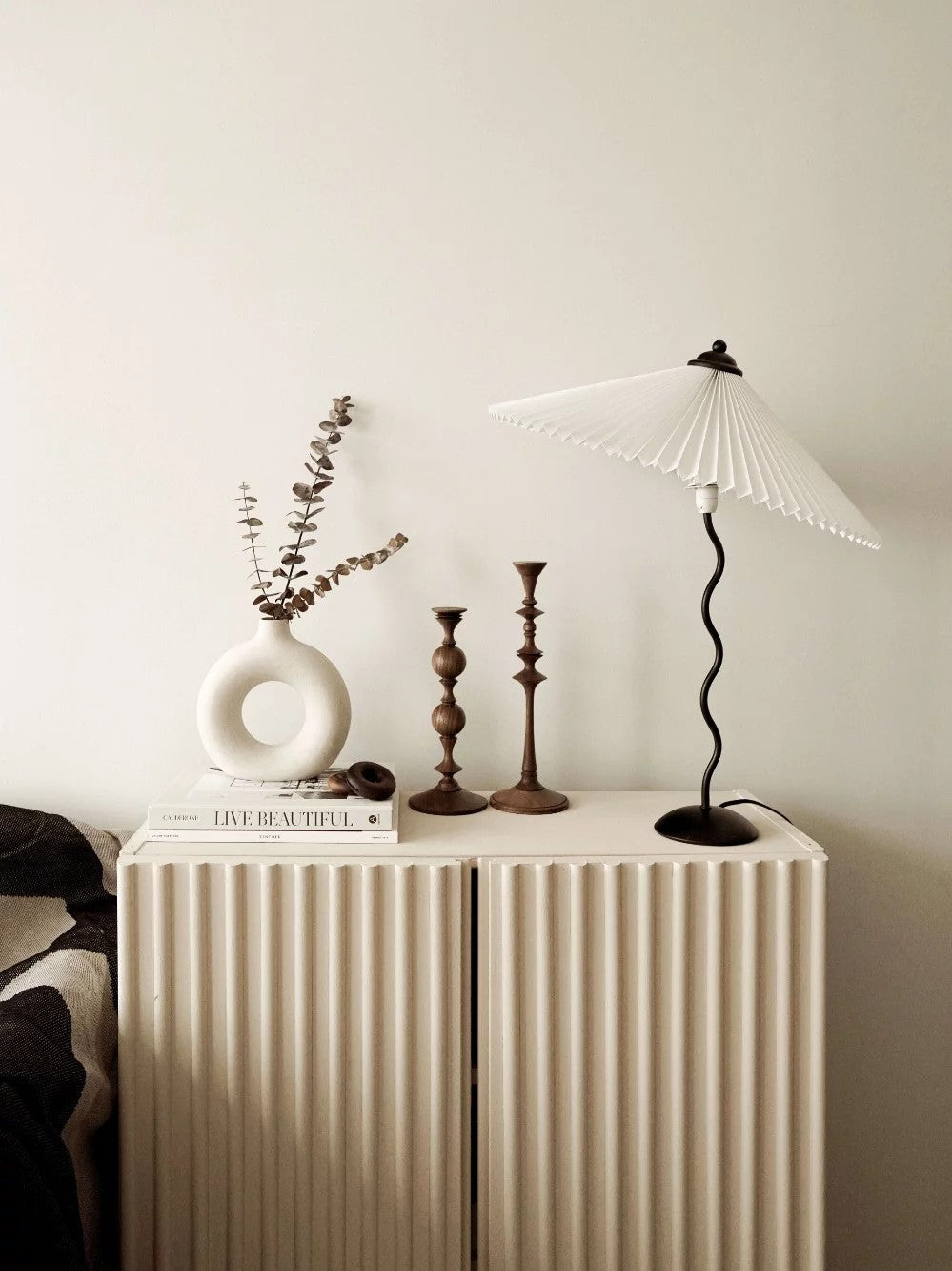Lorav Wavy Table Lamp