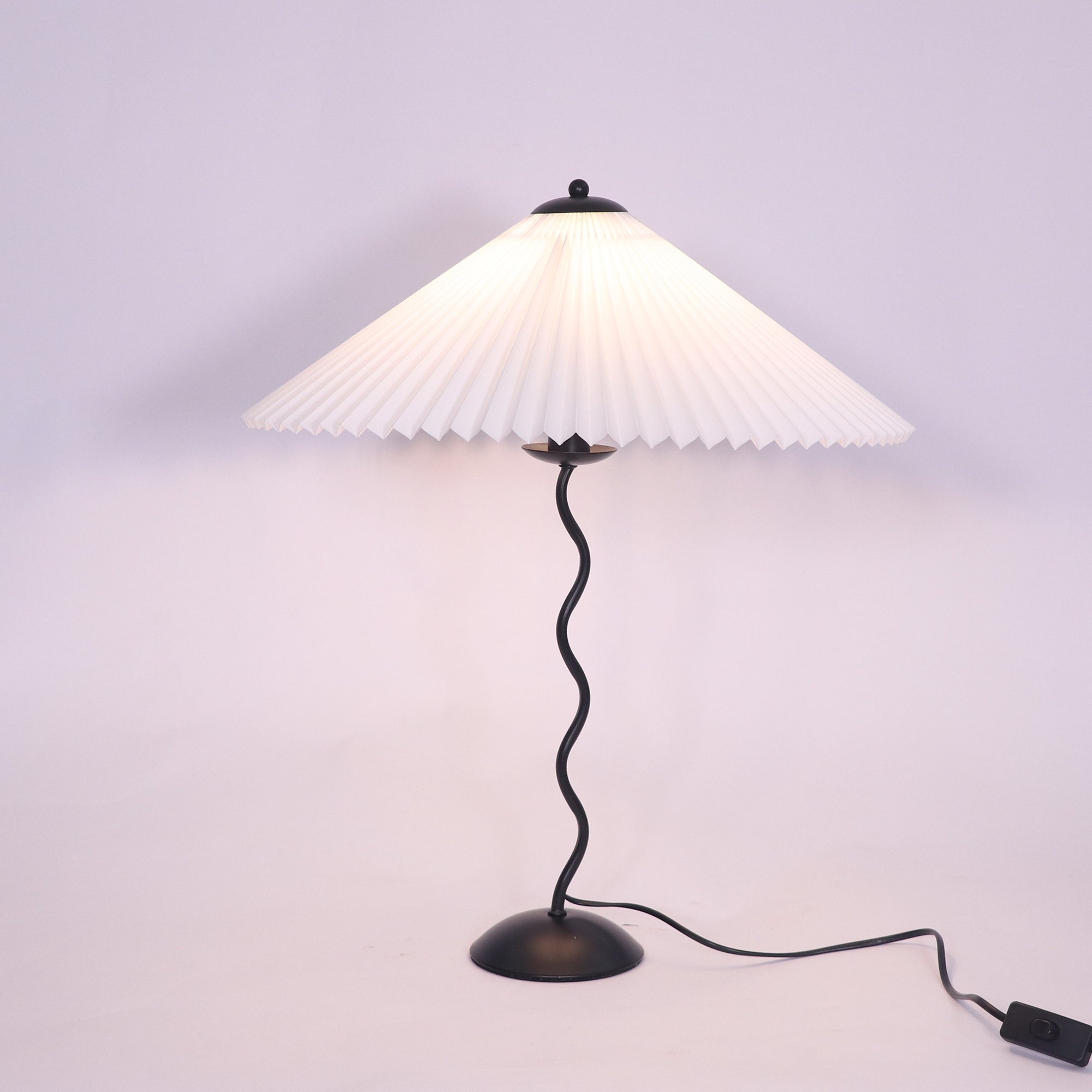 Lorav Wavy Table Lamp