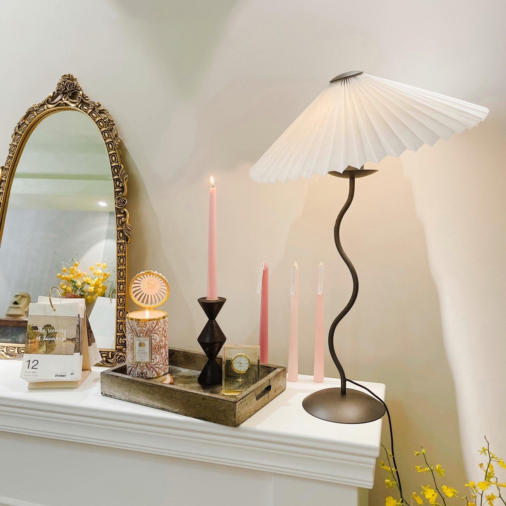 Lorav Wavy Table Lamp