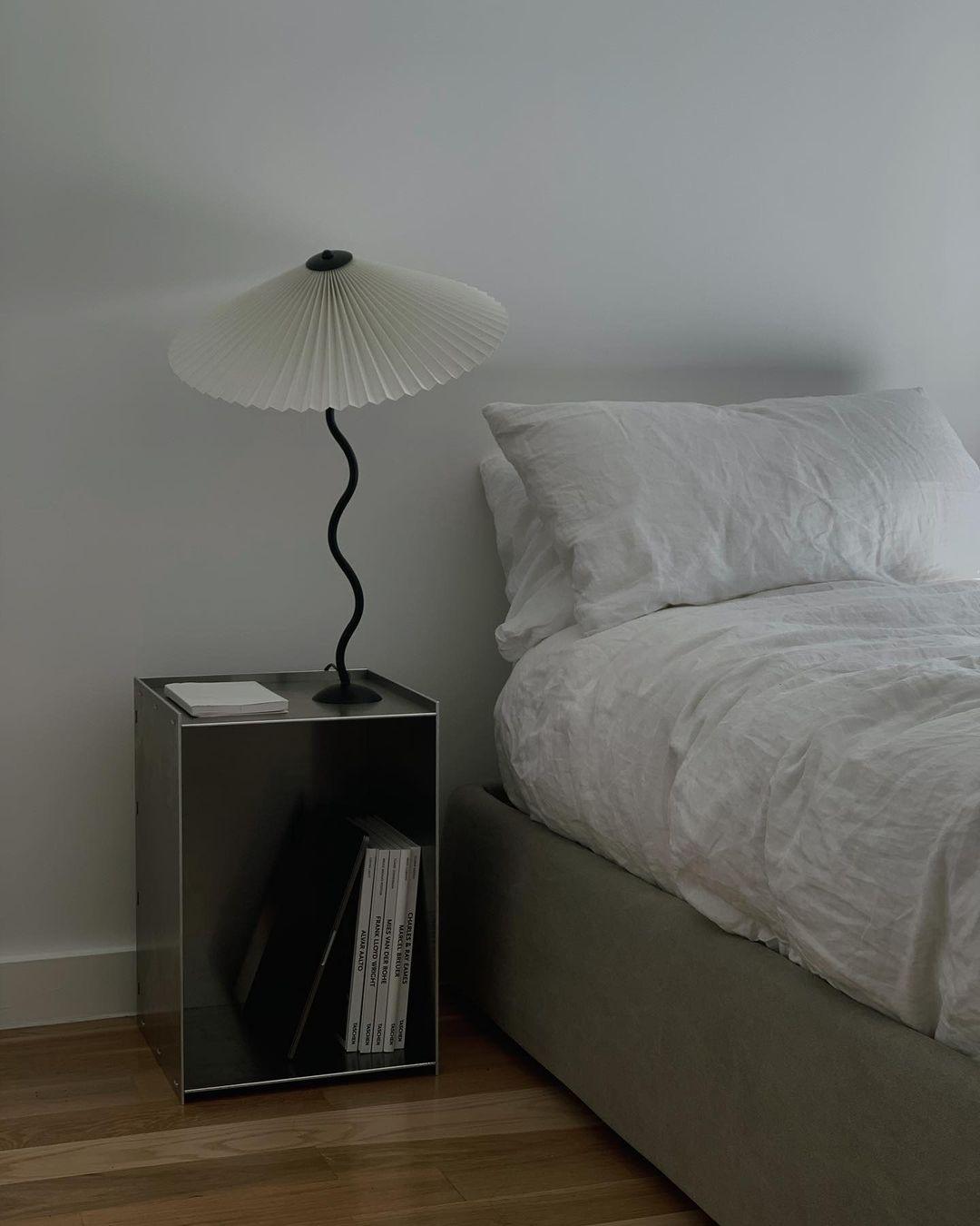 Lorav Wavy Table Lamp