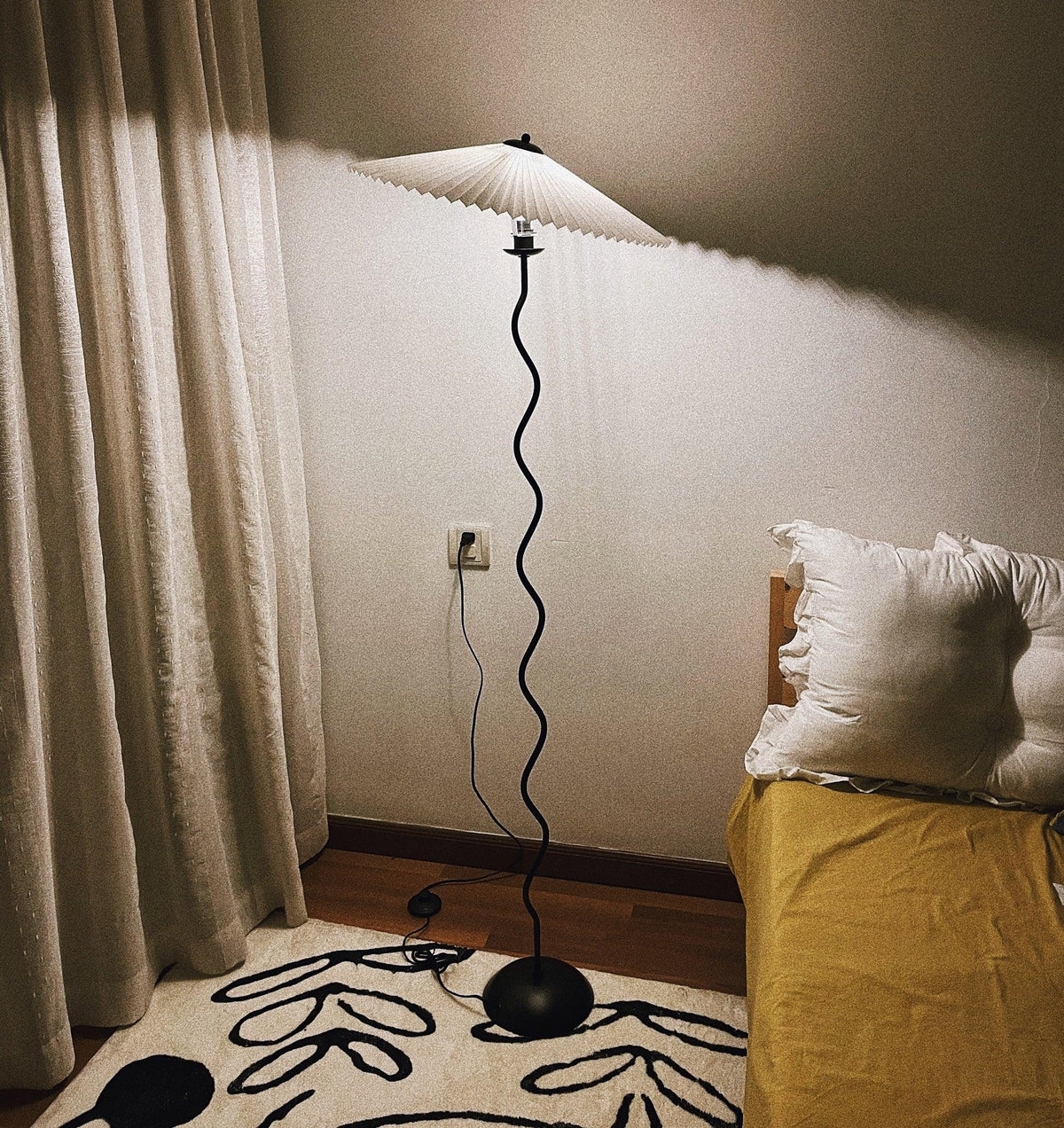 Fatavo Sculptural Floor Lamp