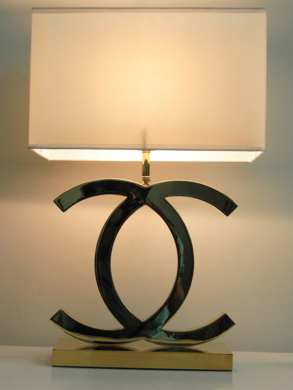 Avelza Table Lamp