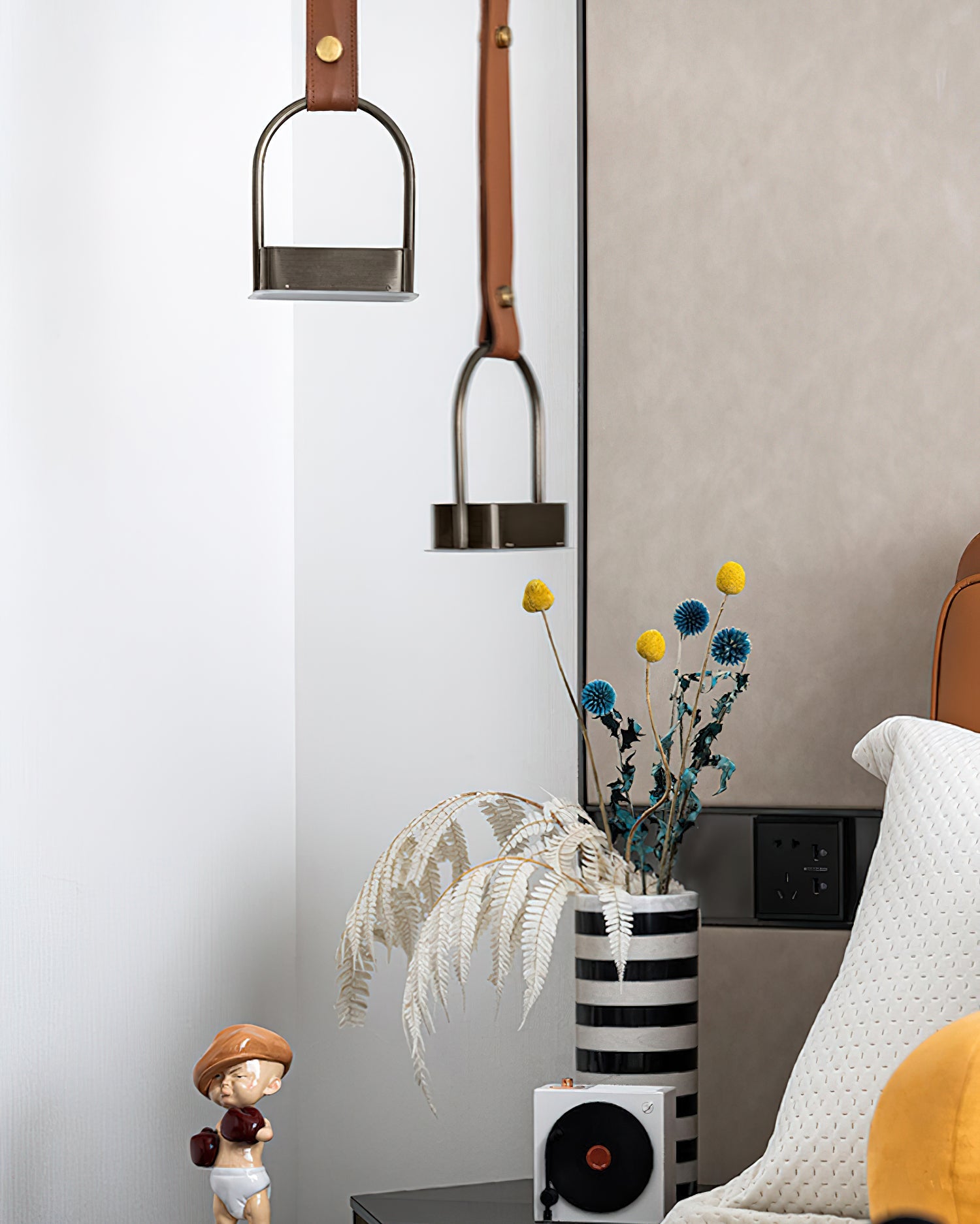Pegavora Leather Strap Pendant Light