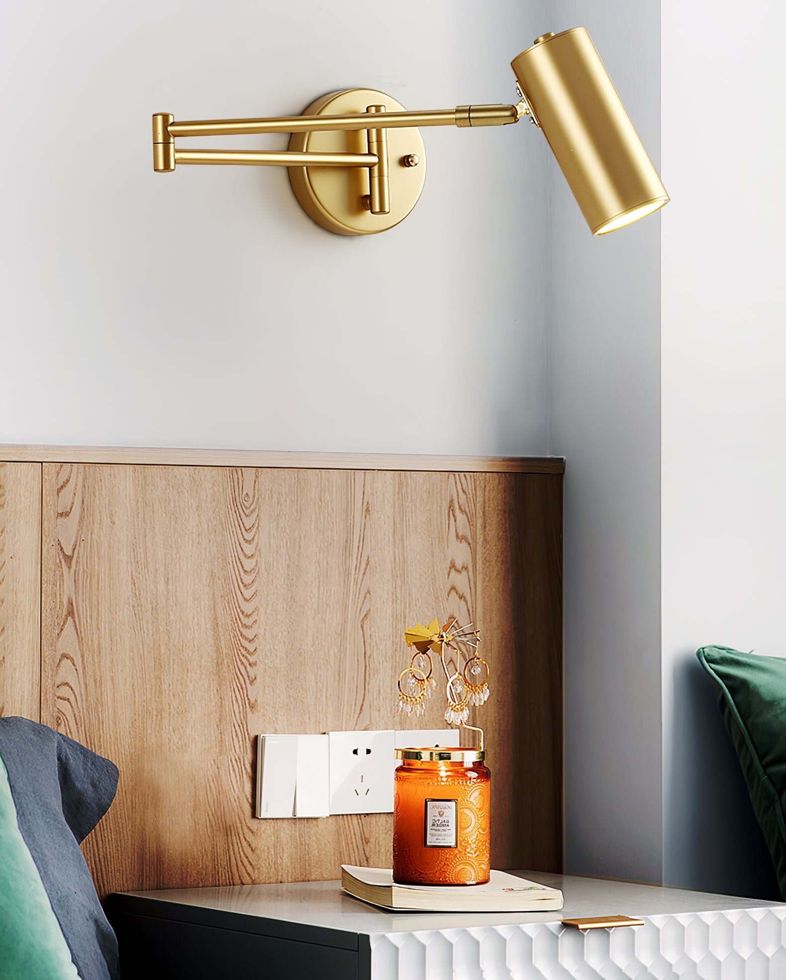 Arzanero Modern Wall Light
