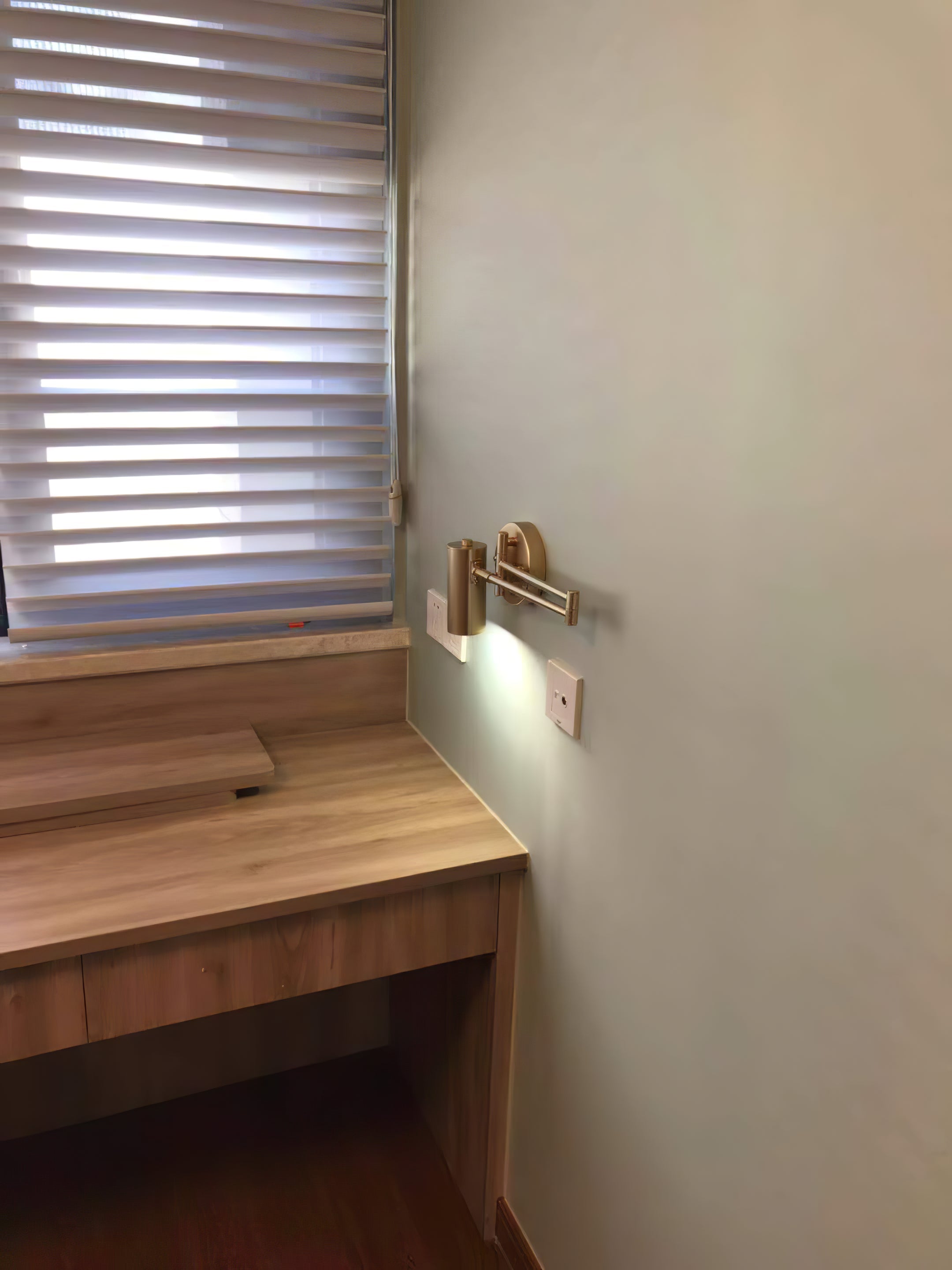 Arzanero Modern Wall Light