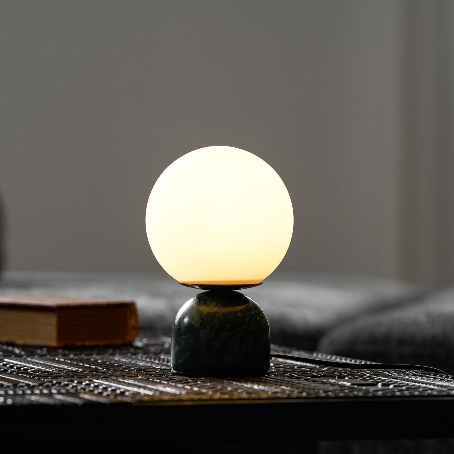 Belselia Globe Table Lamp