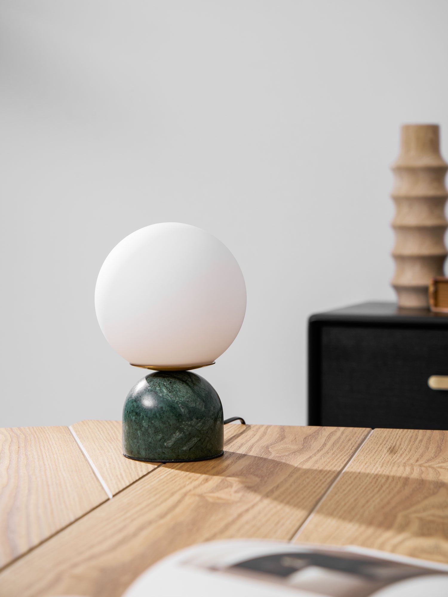Belselia Globe Table Lamp