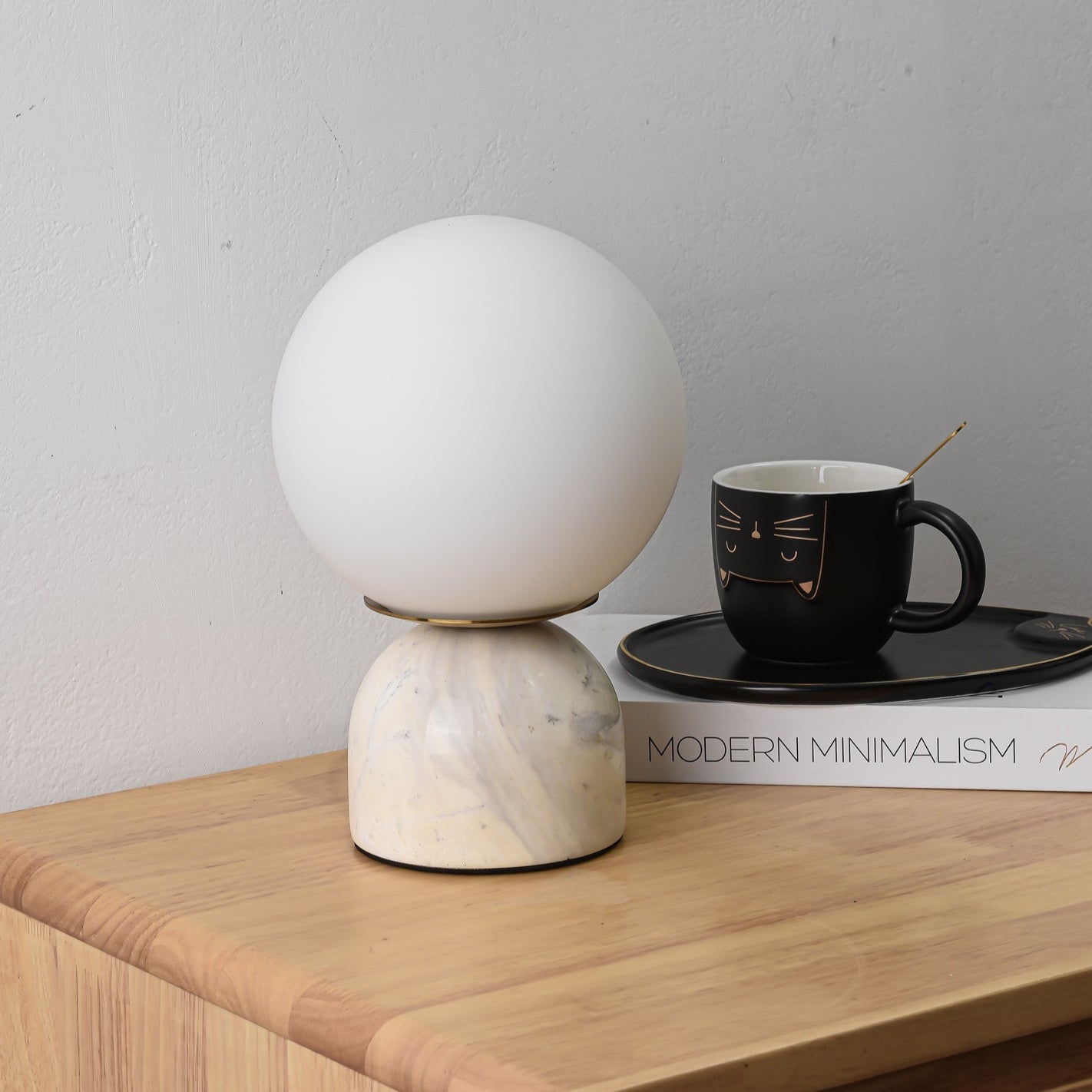 Belselia Globe Table Lamp