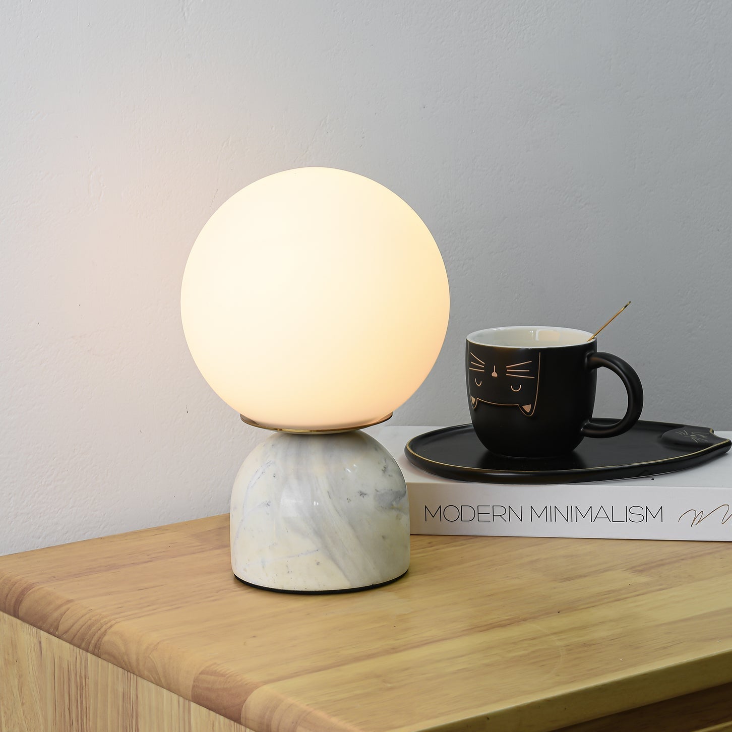 Belselia Globe Table Lamp