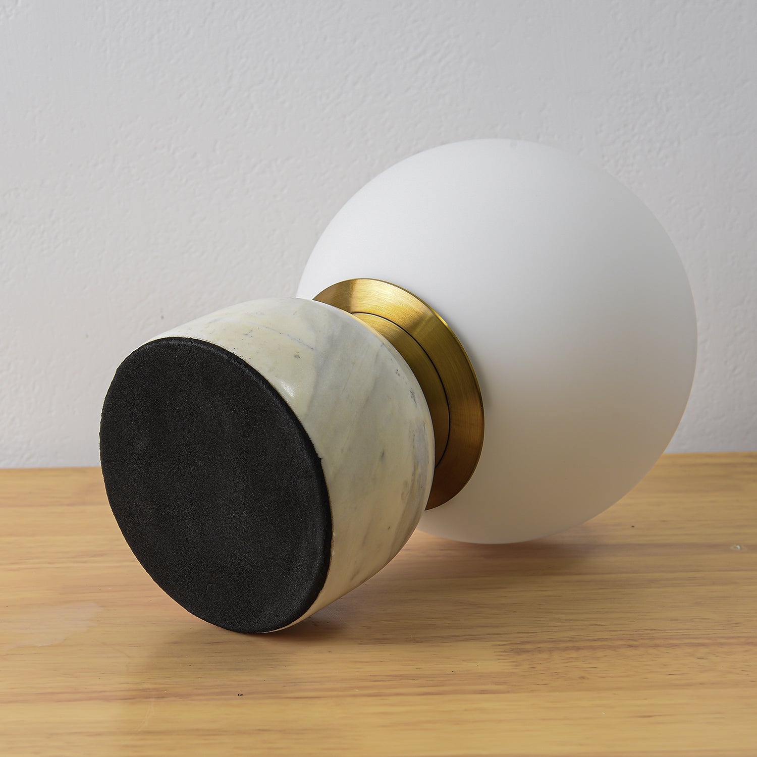 Belselia Globe Table Lamp