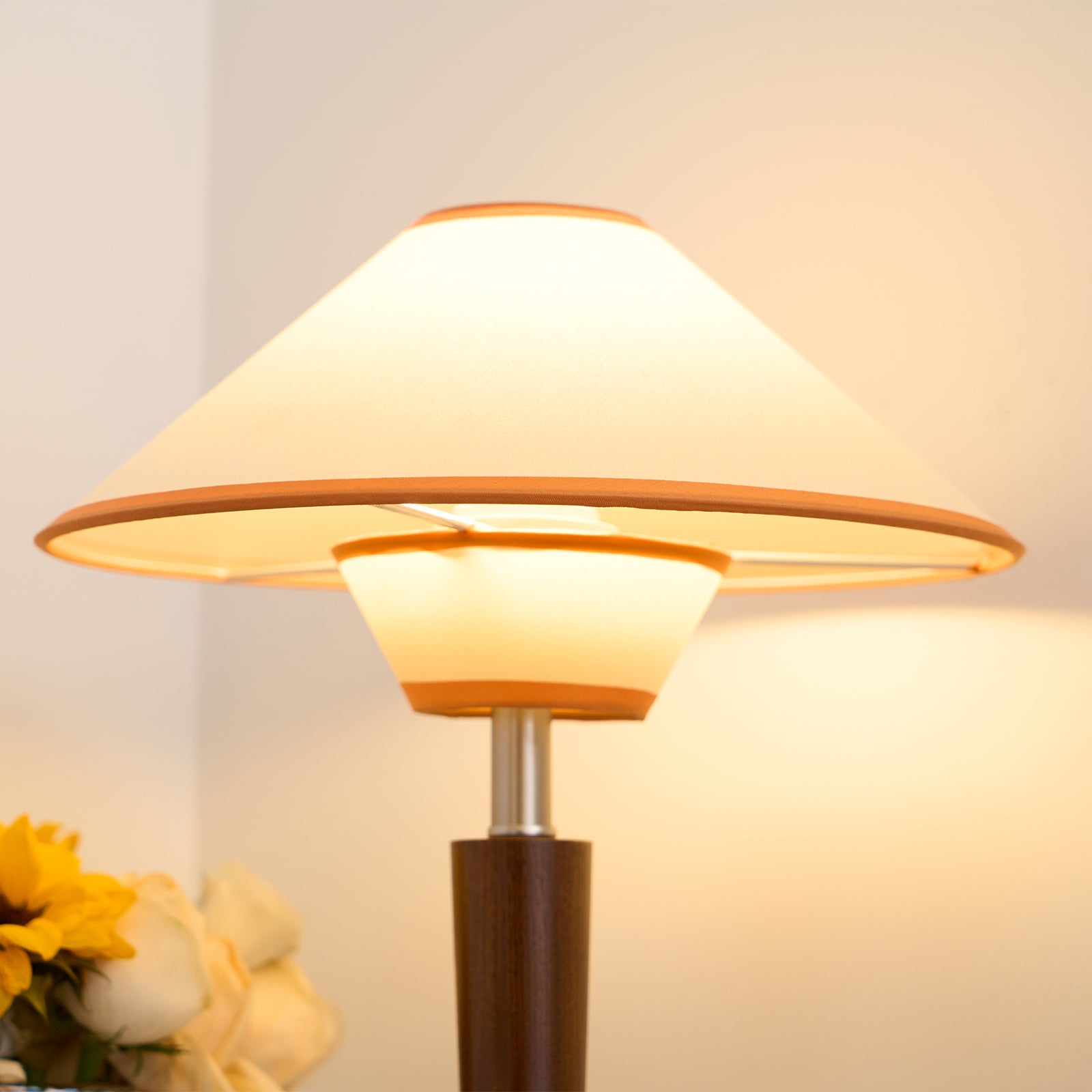 Almorino Modern Table Lamp