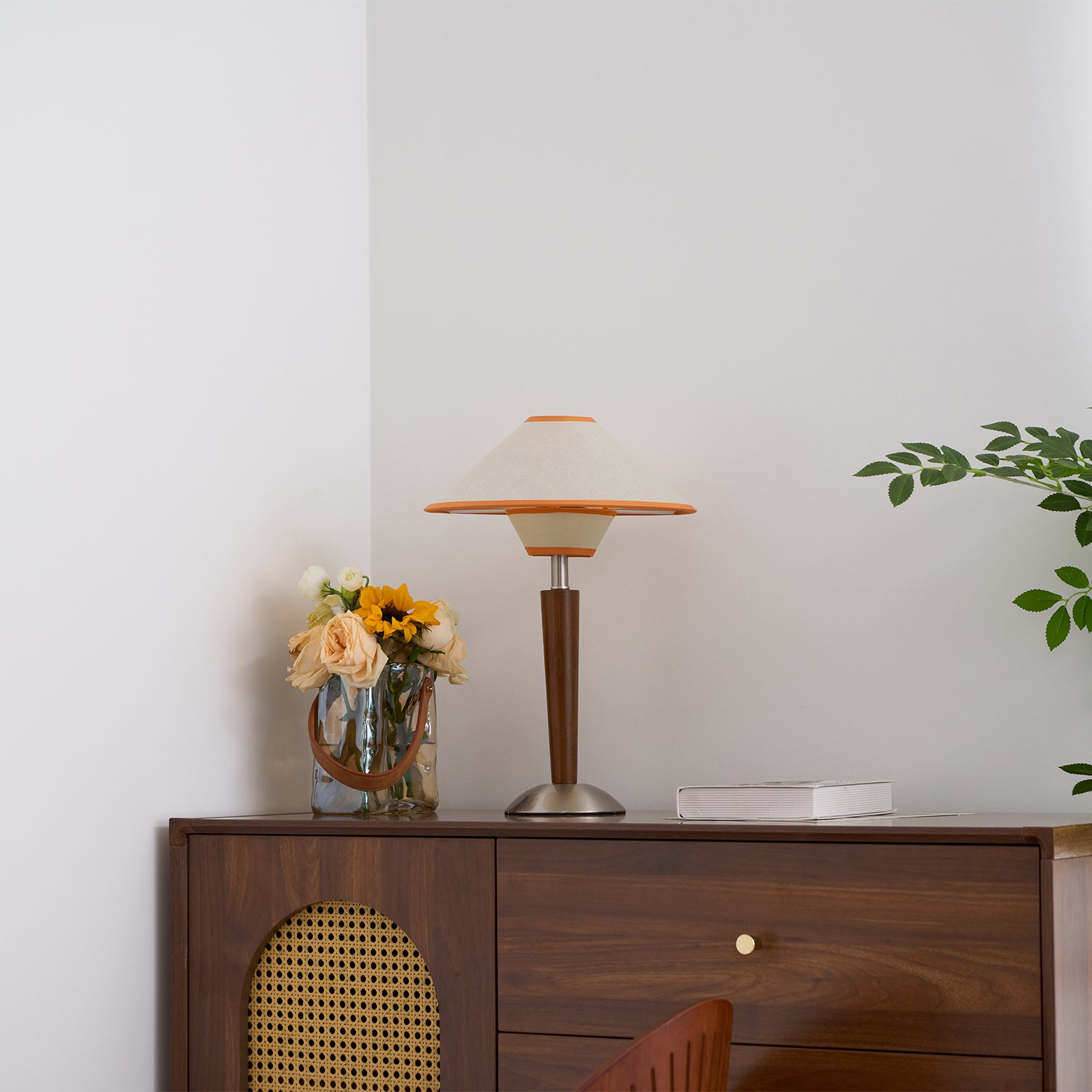 Almorino Modern Table Lamp