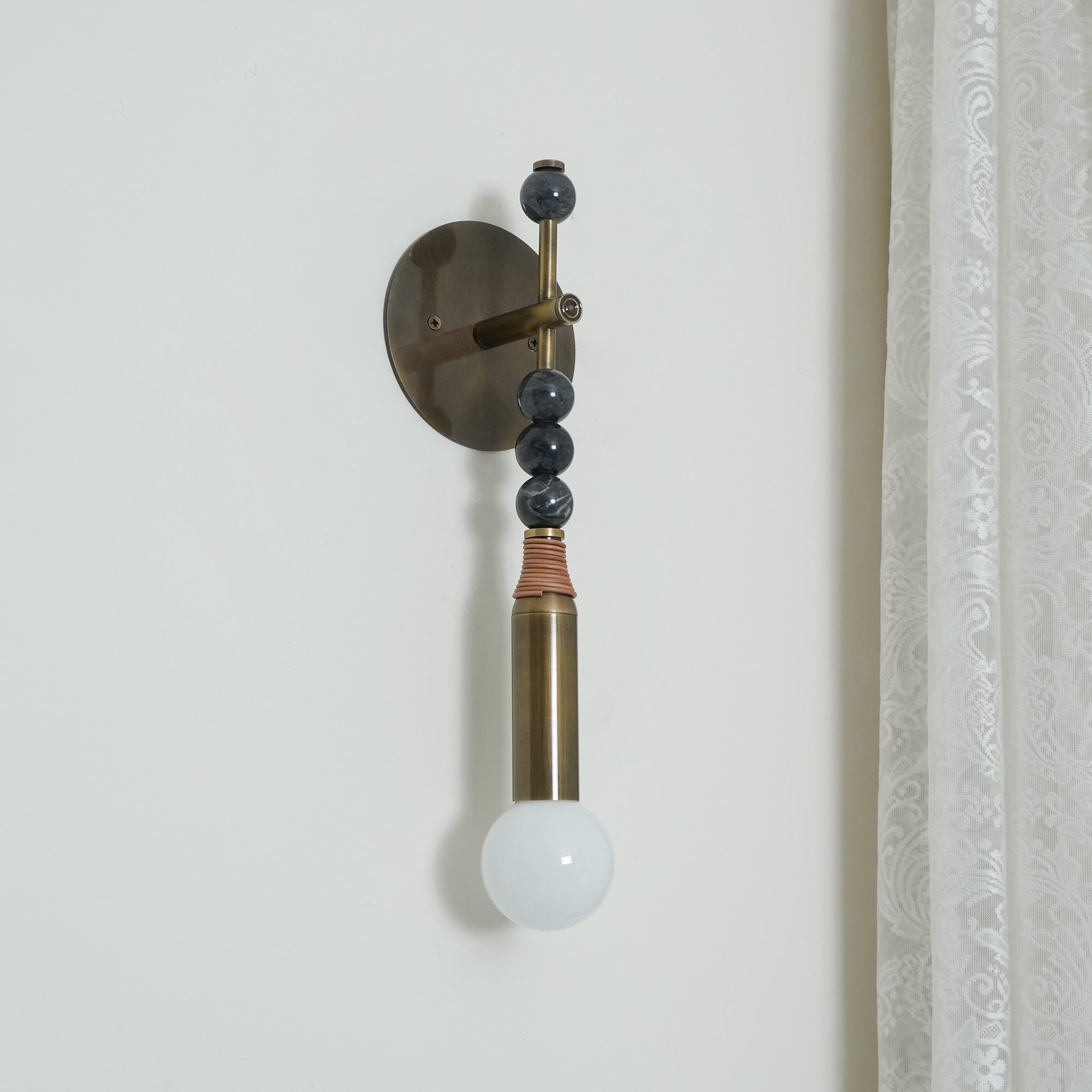 Bealyo Wall Light