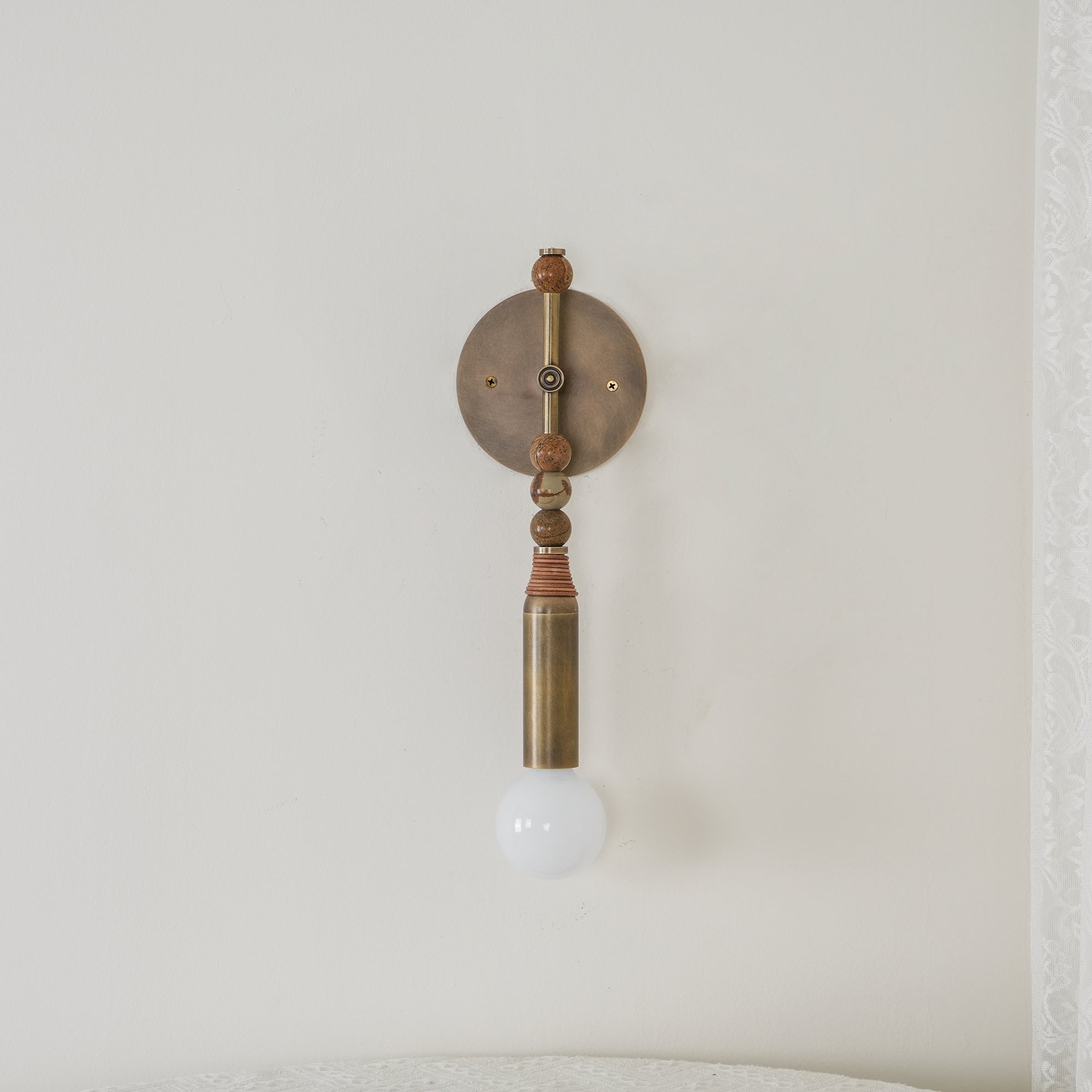 Bealyo Wall Light