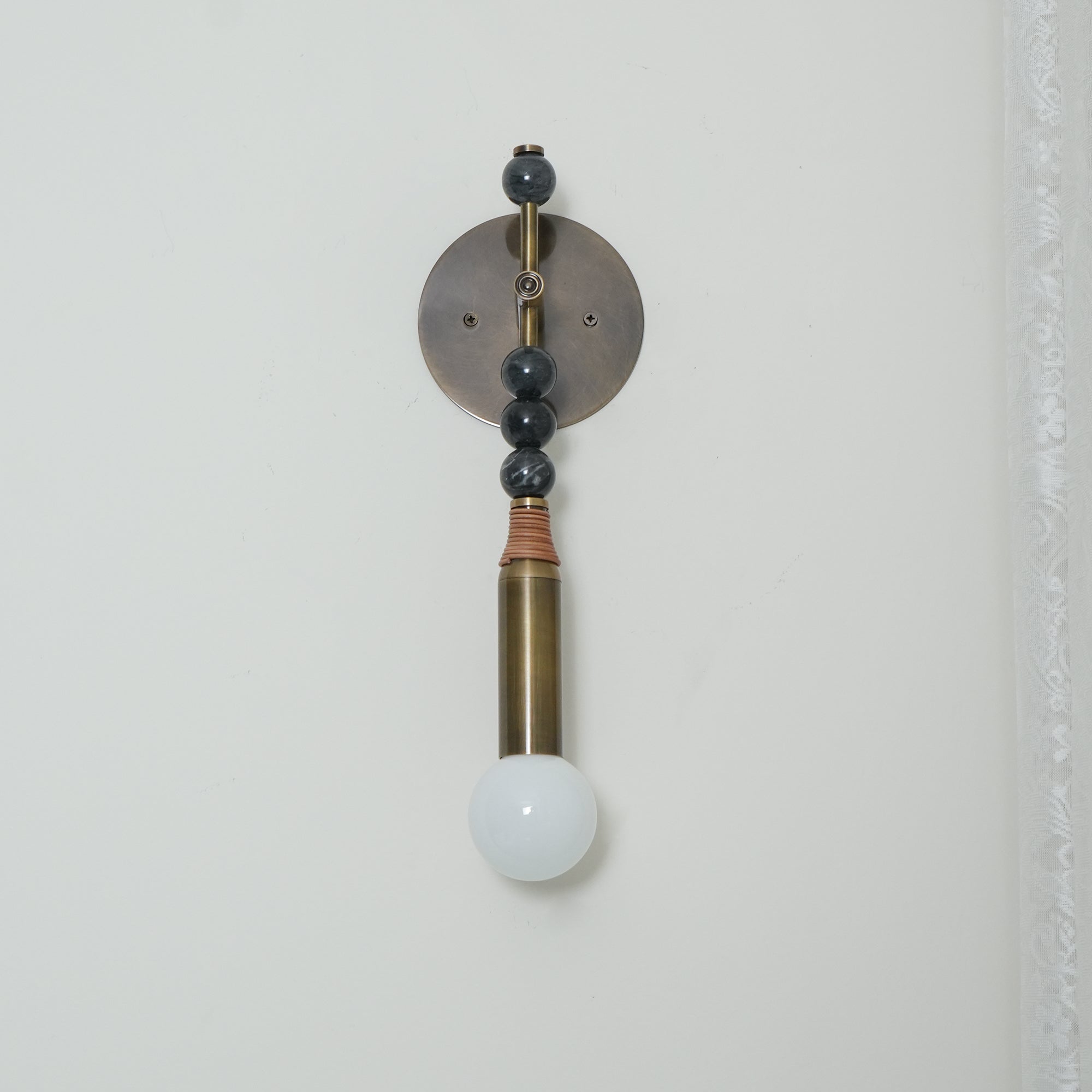 Bealyo Wall Light