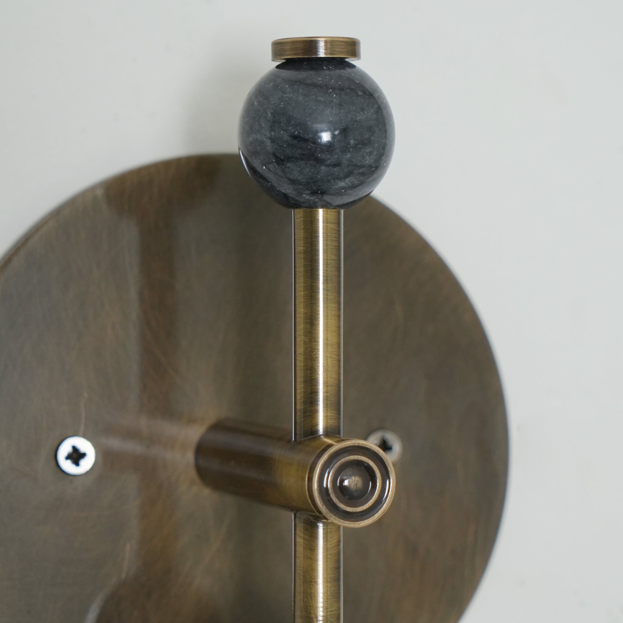 Bealyo Wall Light