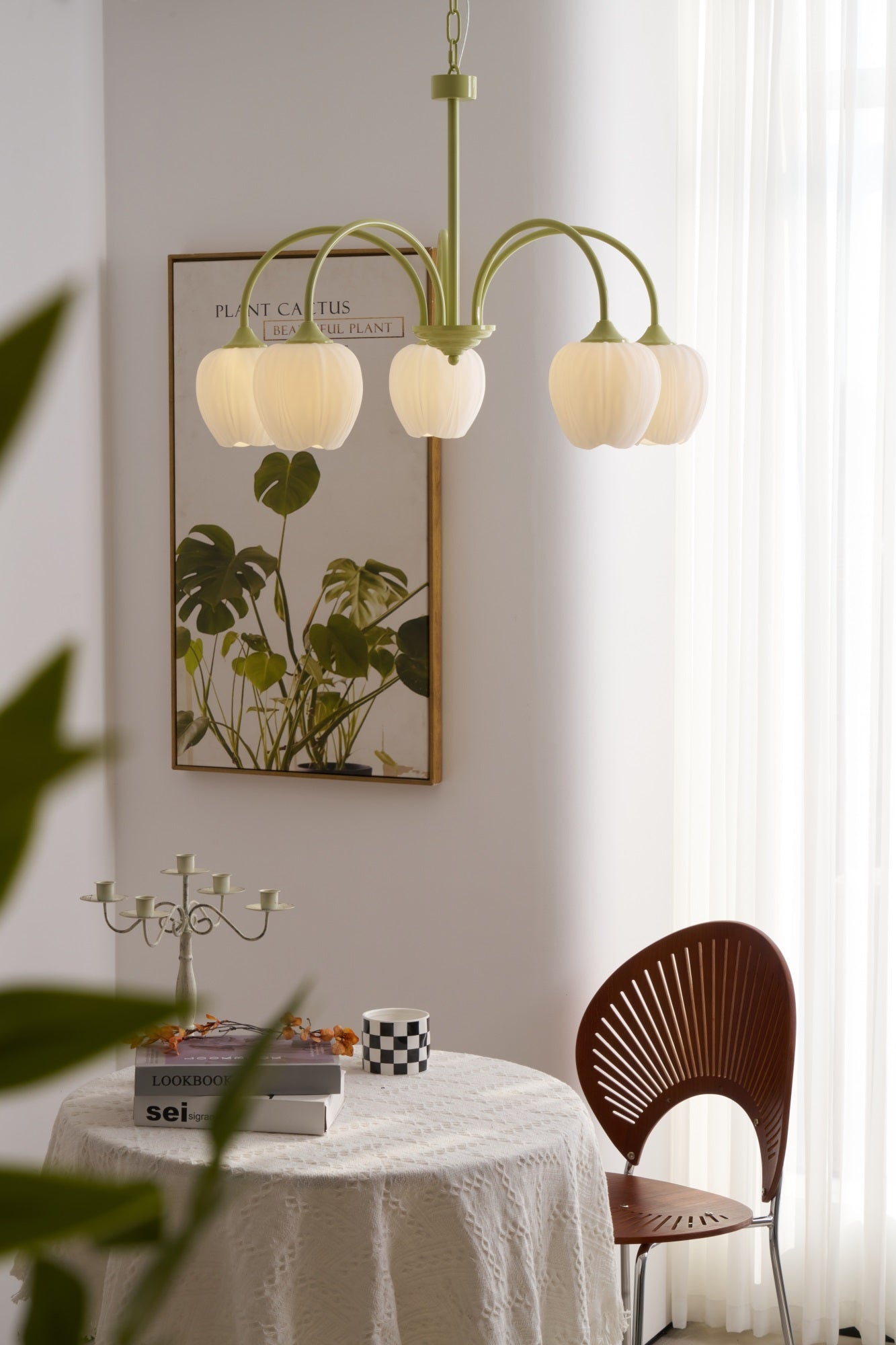 Alevovaor Tulip Chandelier