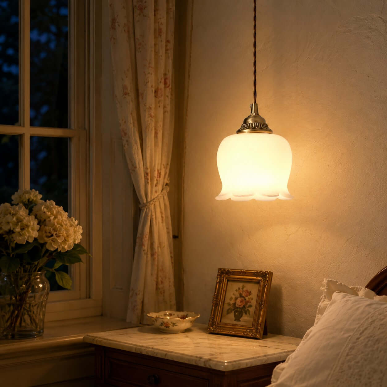 Bavelian Flower Pendant Light