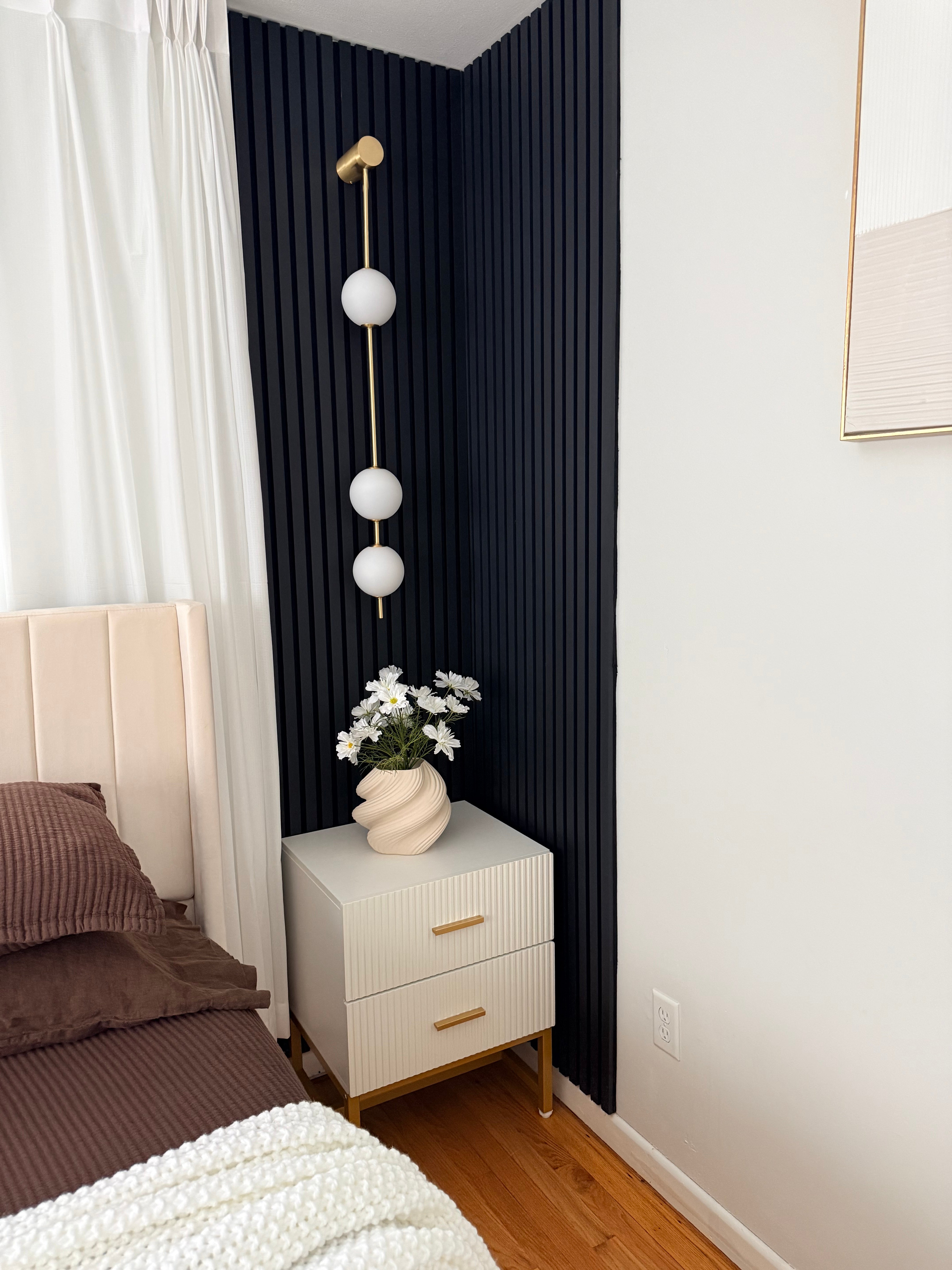 Votello Globe Wall Light