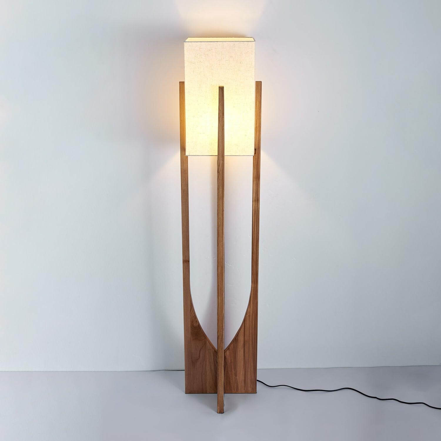 Kirinela Floor Lamp