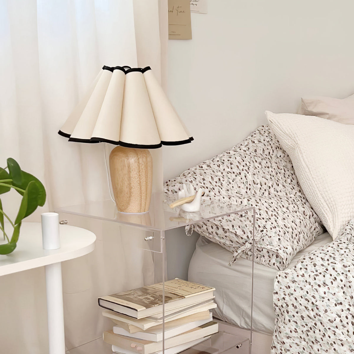 Padu Pleated Table Lamp