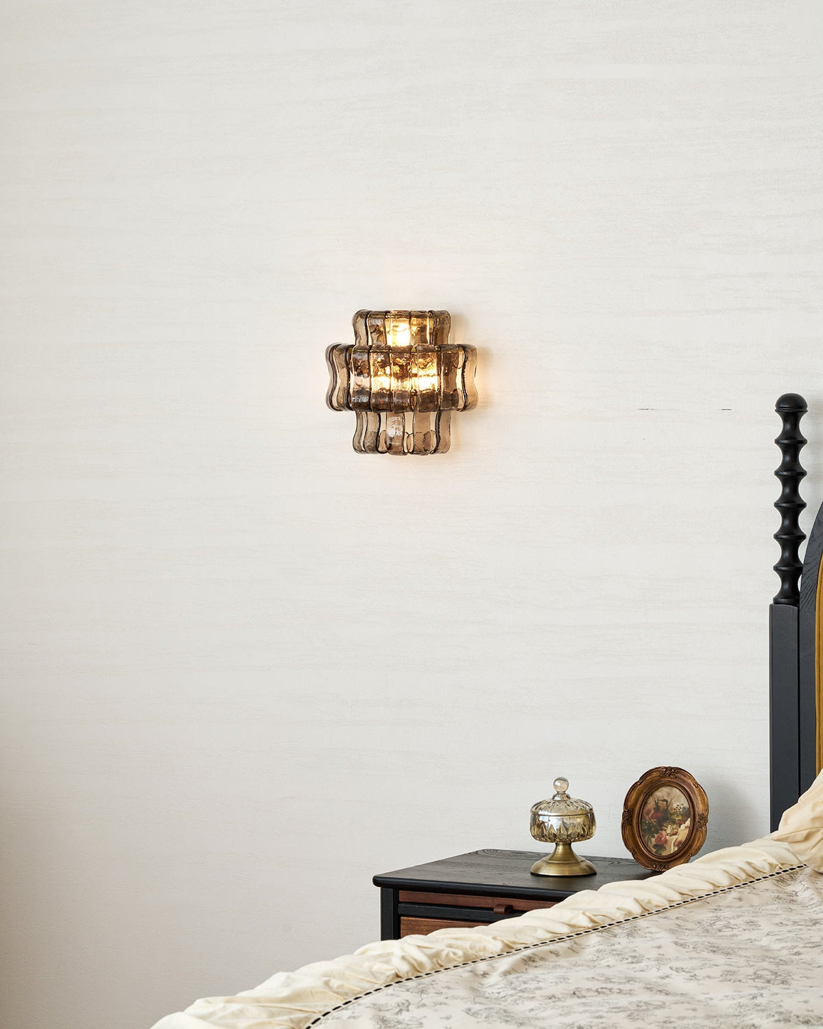 Akenaro Fluted Wall Light
