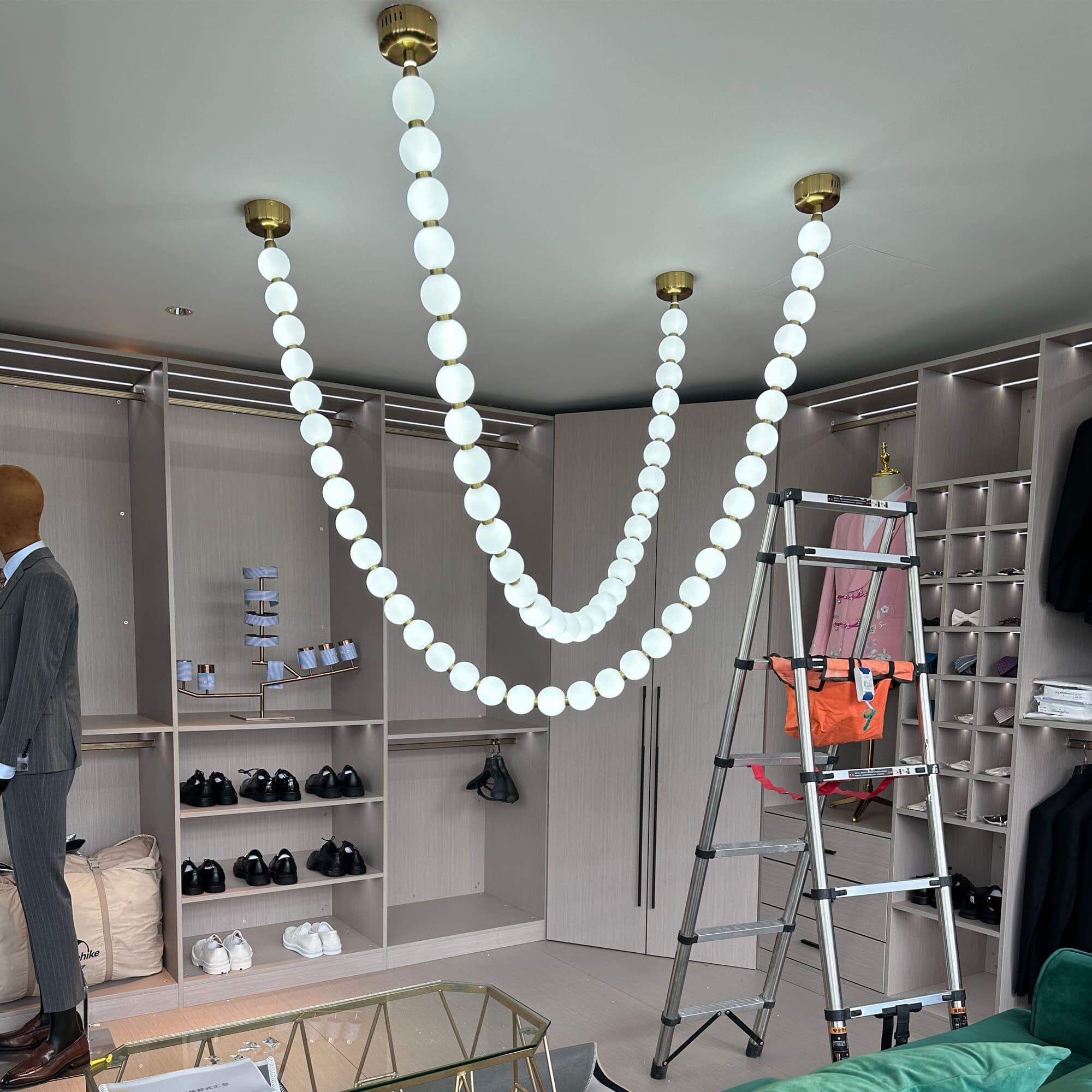 Baerain Globe Chandelier