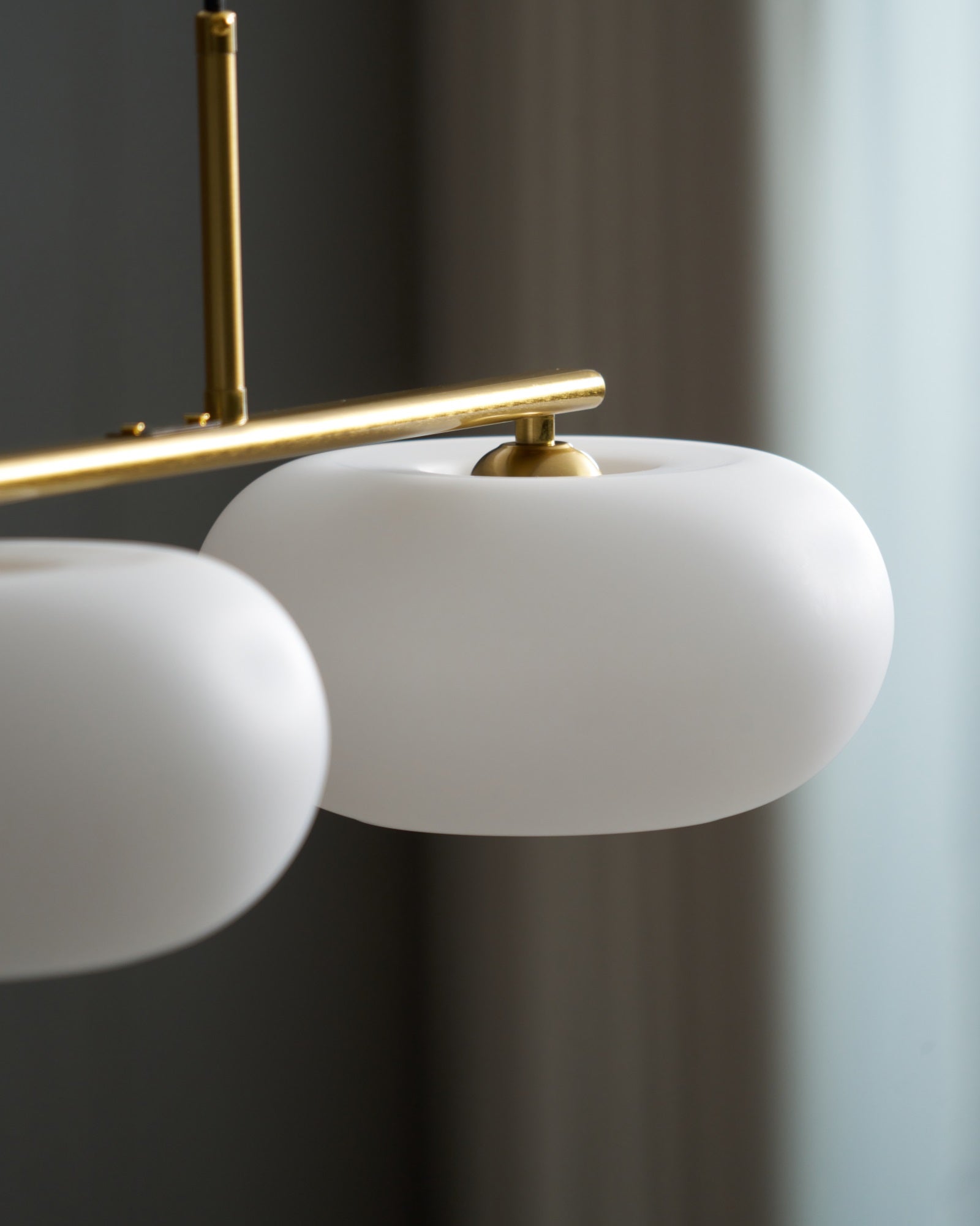 Lerenme Globe Pendant Light
