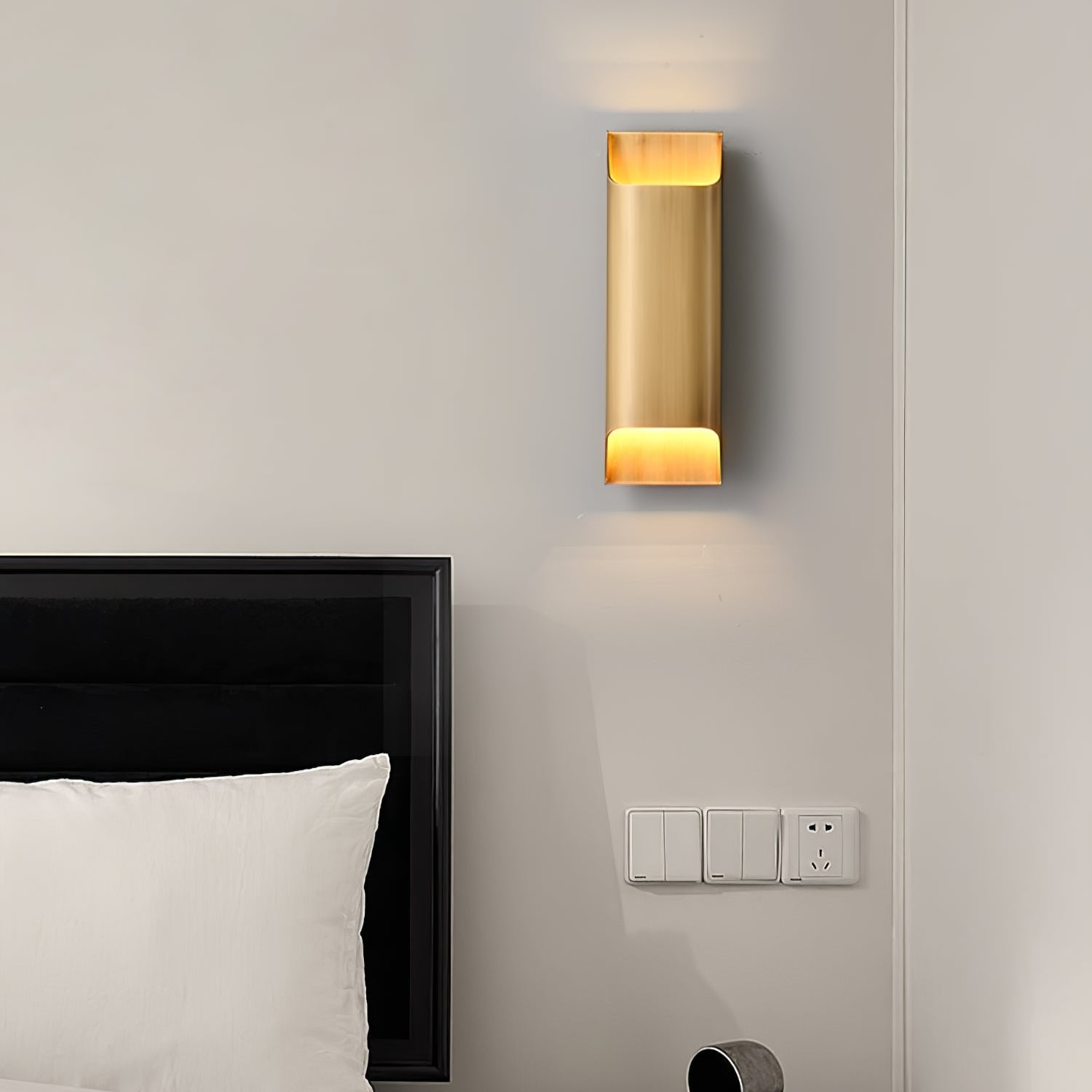 Tiko Wall Light