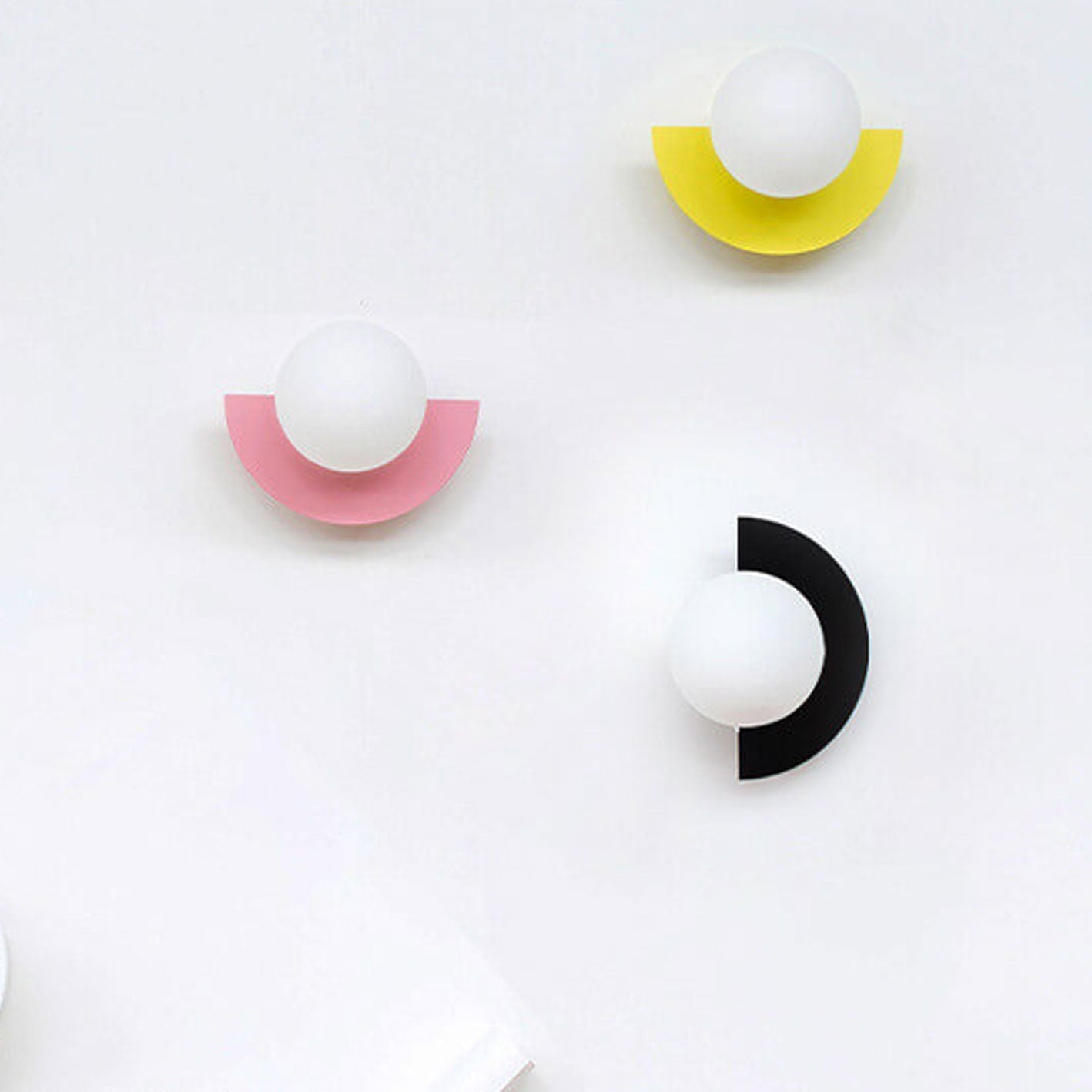 Baranius Wall Light