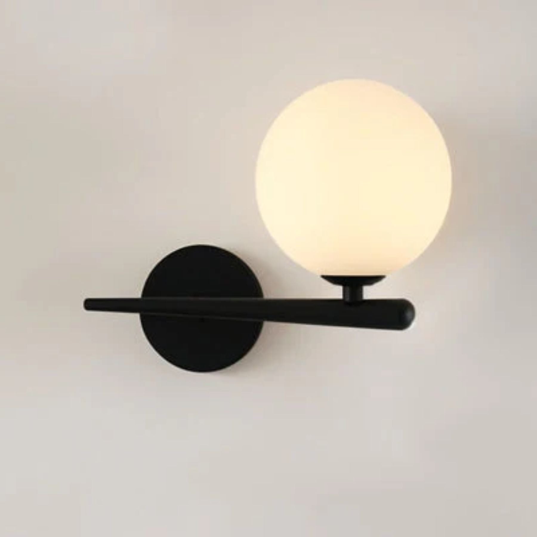 Oktun Wall Light