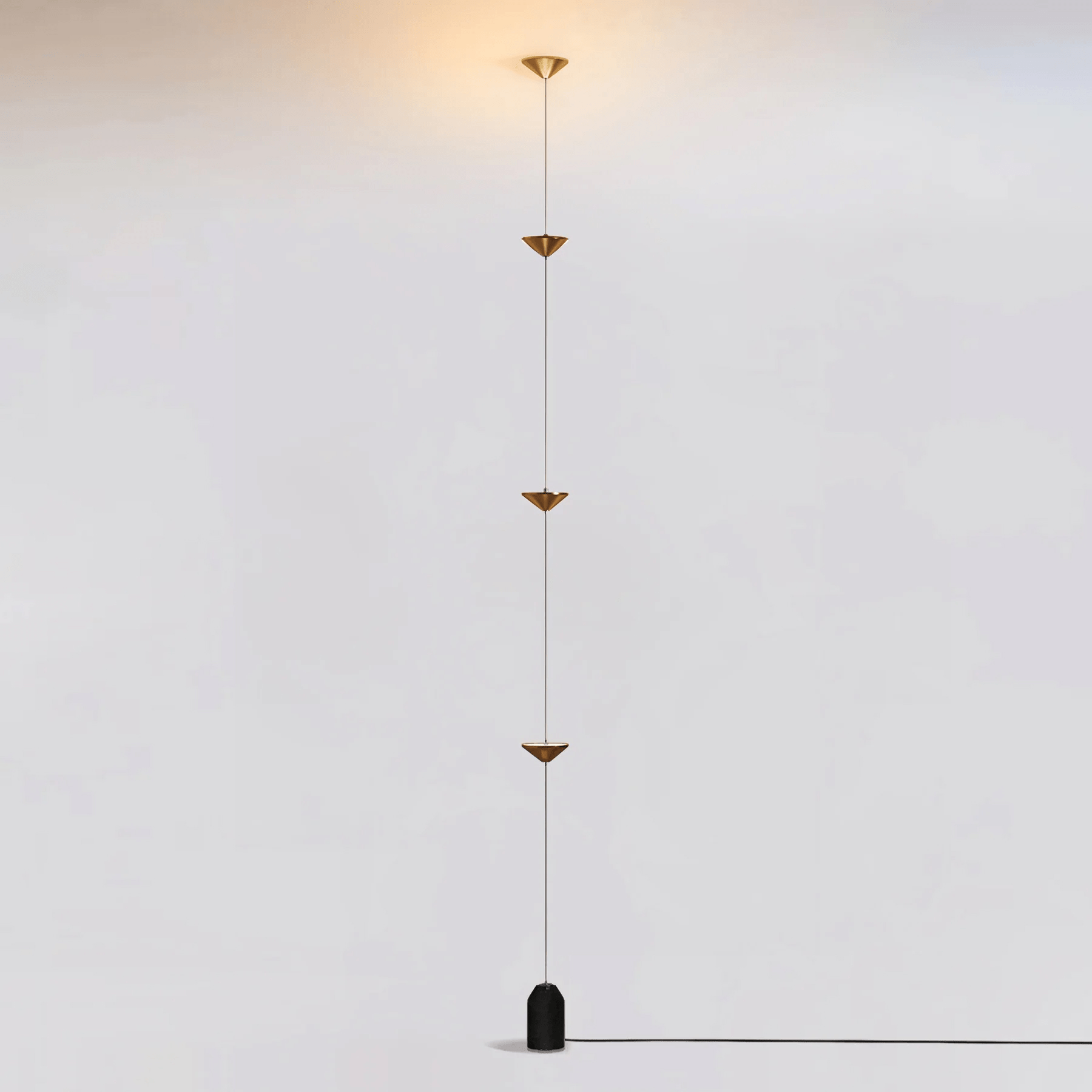 Alirya Cone Floor To Ceiling Lamp