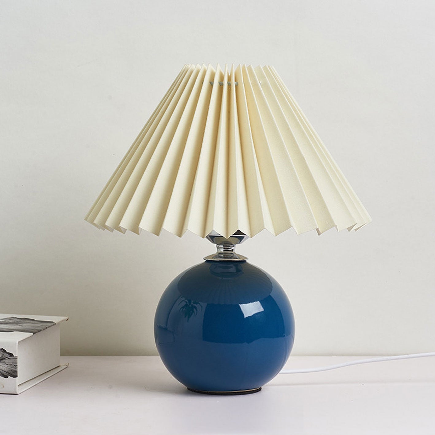 Arsellea Vintage Table Lamp