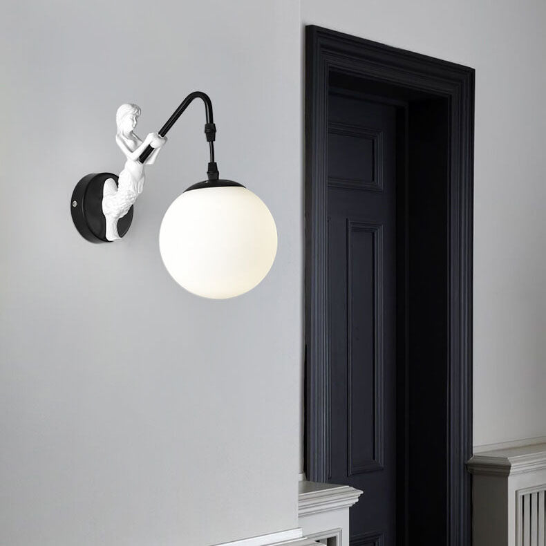 Baonar Globe Wall Light