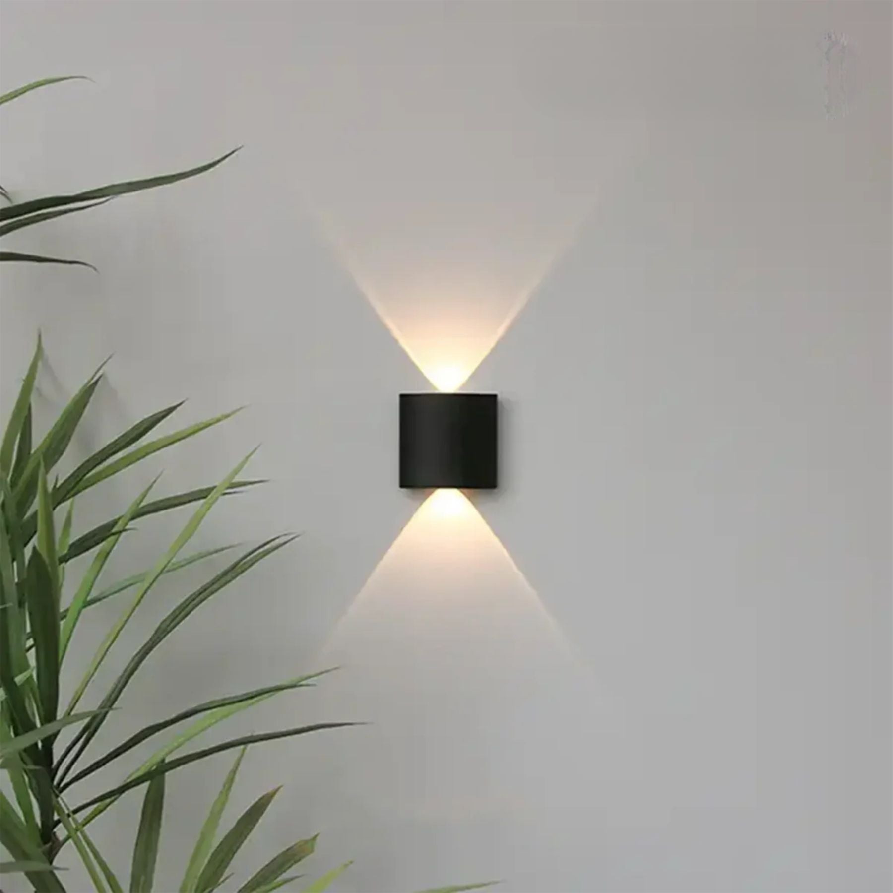 Kirsor Wall Light