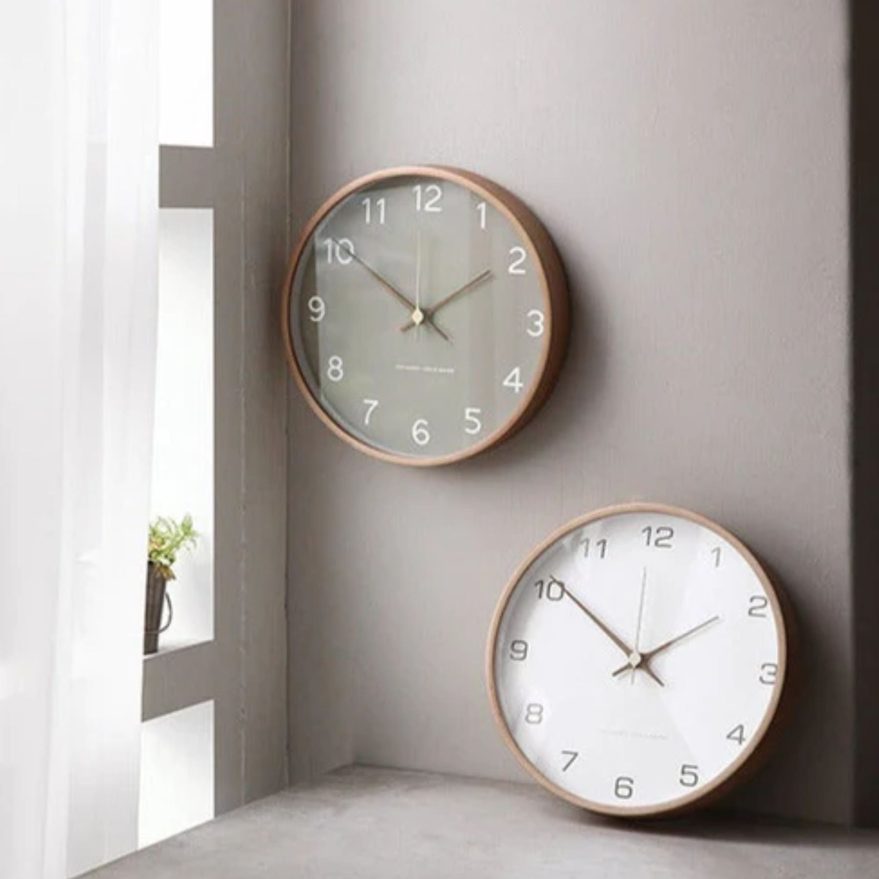 Kenvia Analogue Wall Clock