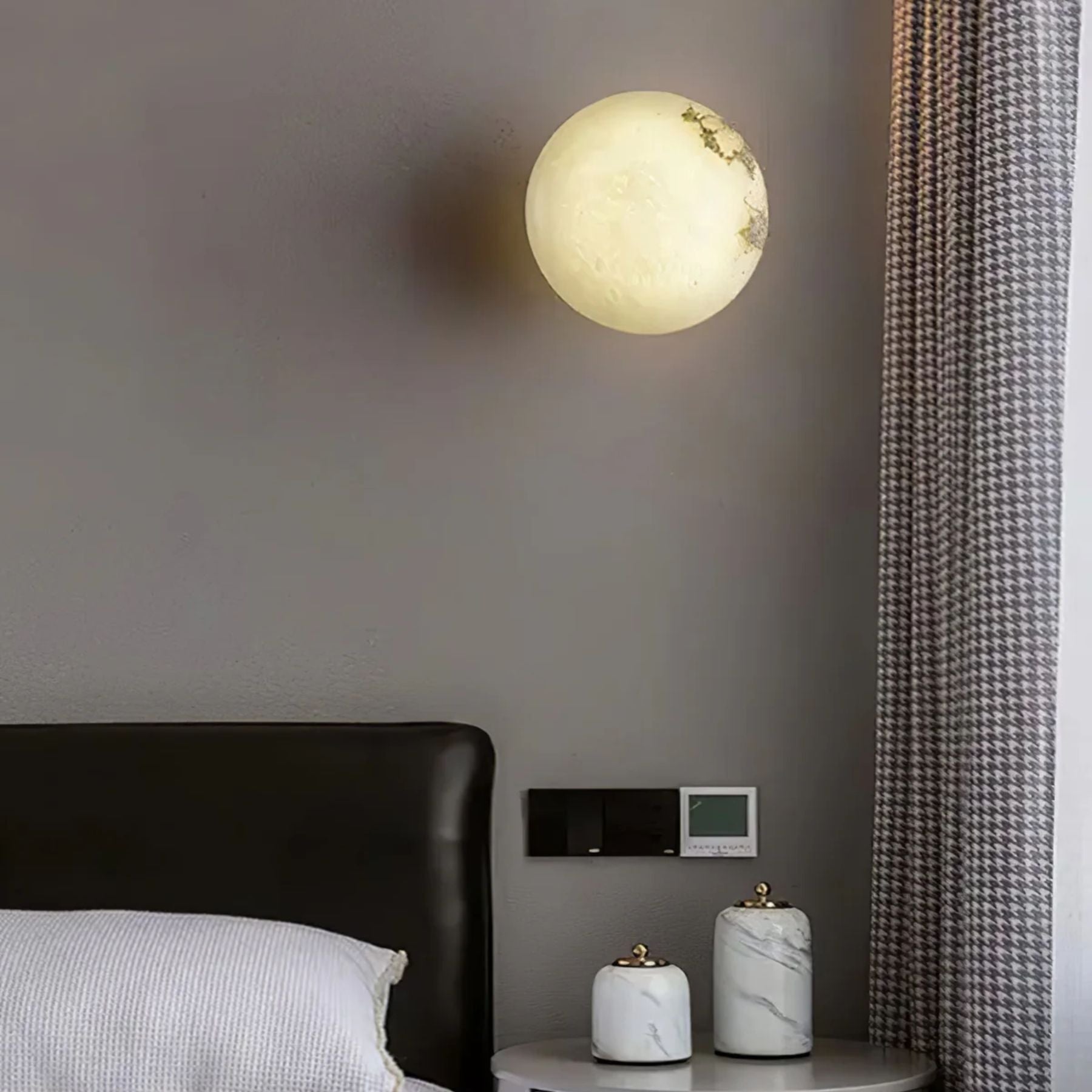 Viroa Wall Light