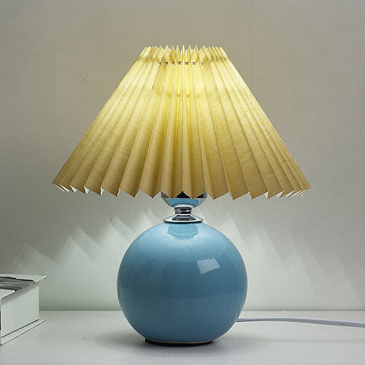 Arsellea Vintage Table Lamp