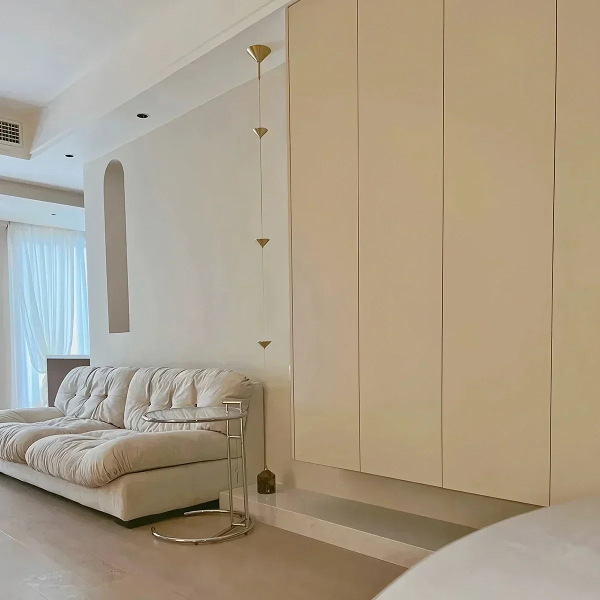 Orivell Floor to Ceiling Light