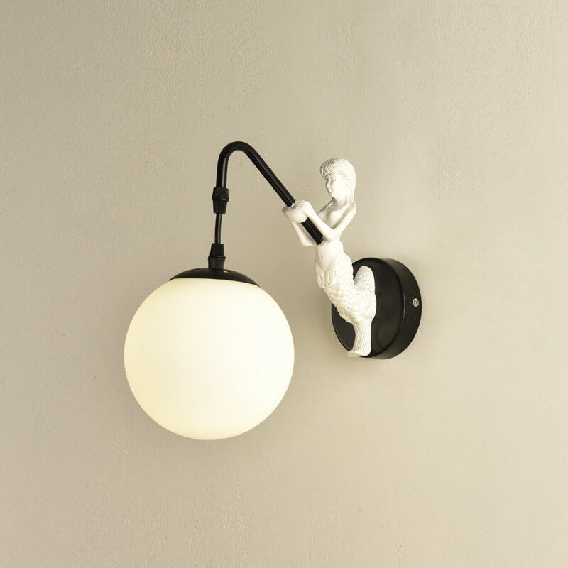 Baonar Globe Wall Light