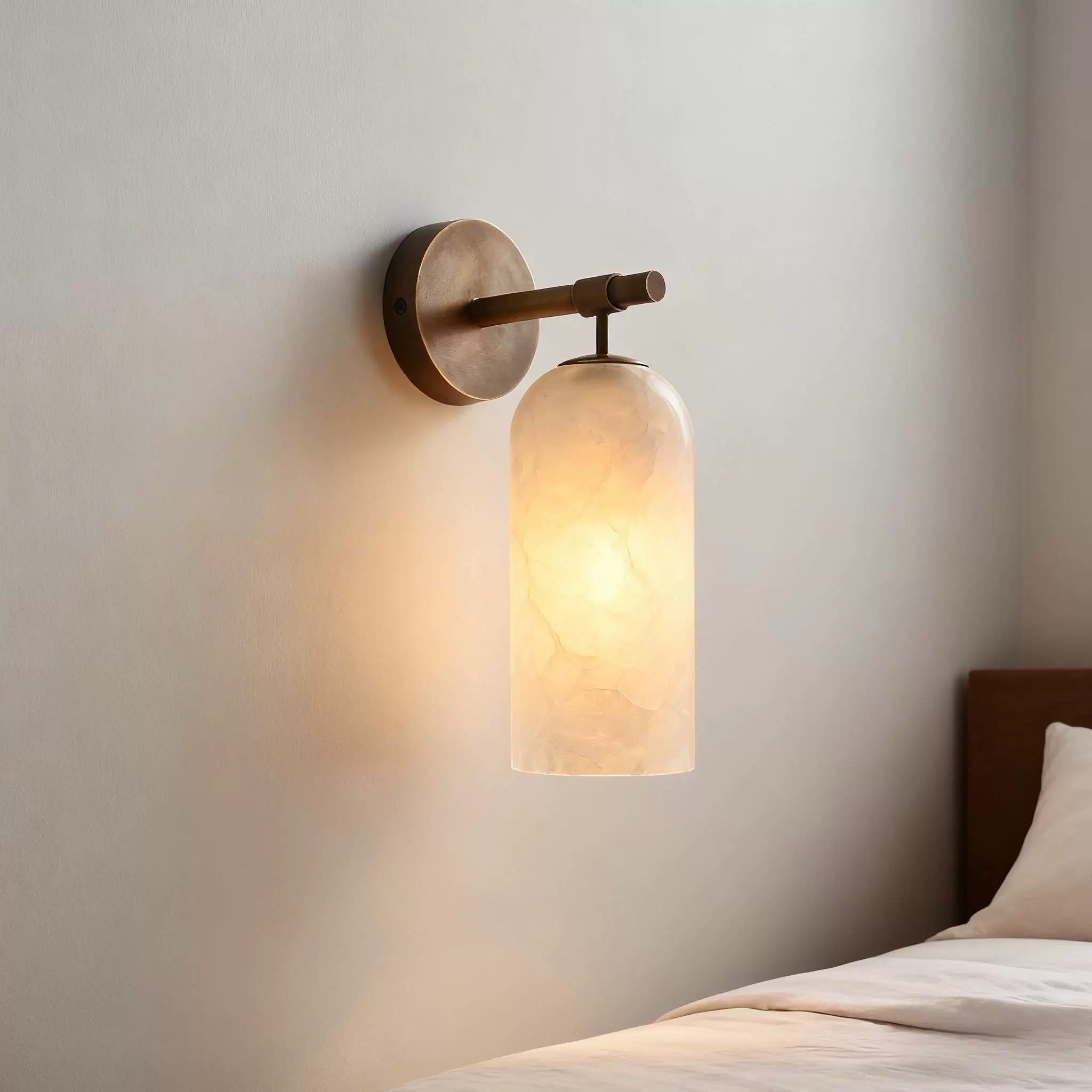 Hadeno Alabaster Wall Light