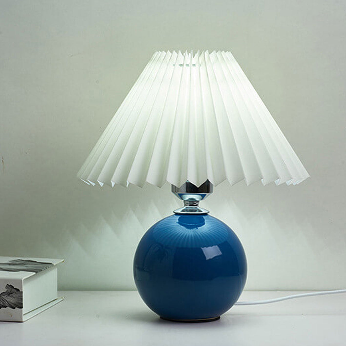 Arsellea Vintage Table Lamp