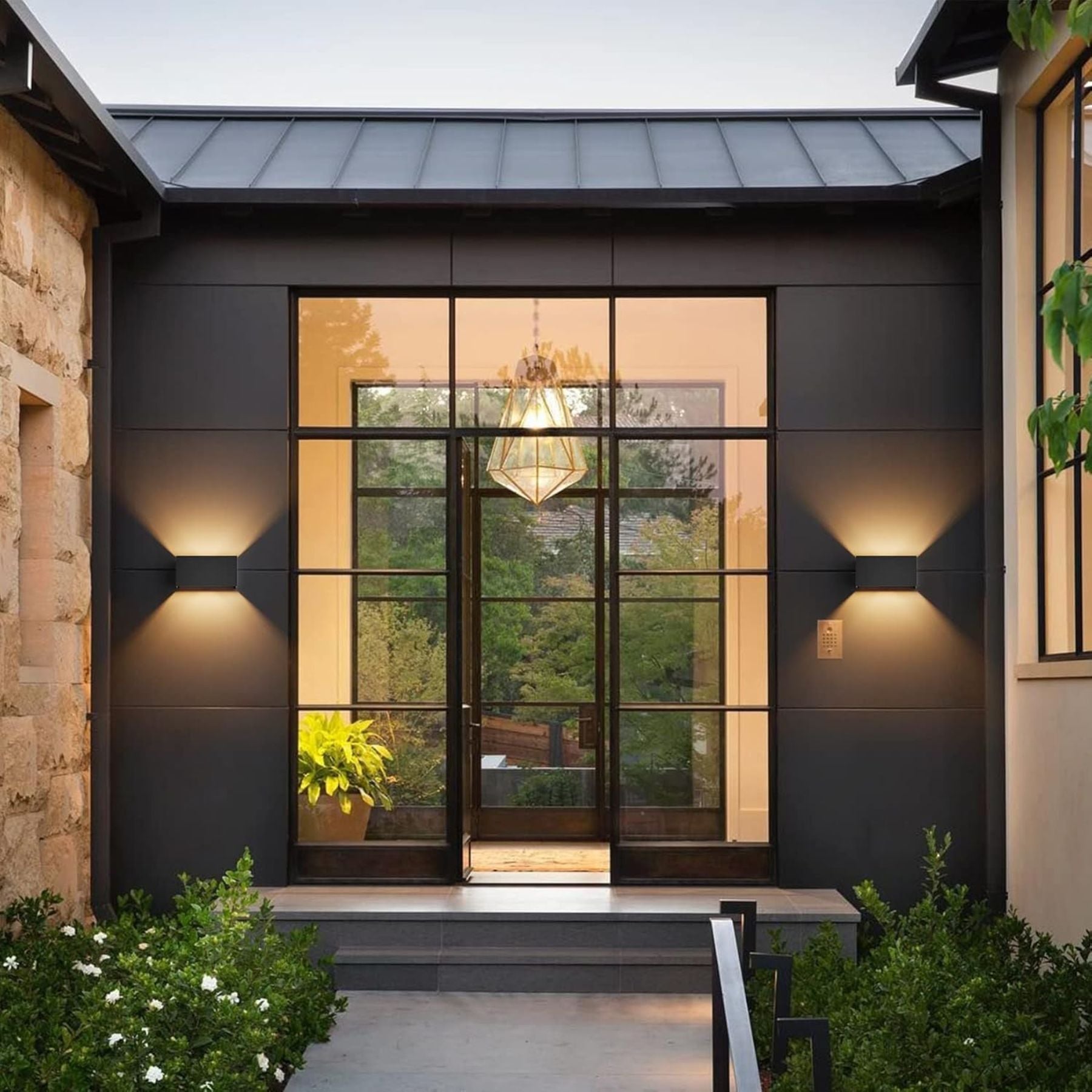 Ribun Outdoor Wall Lamp