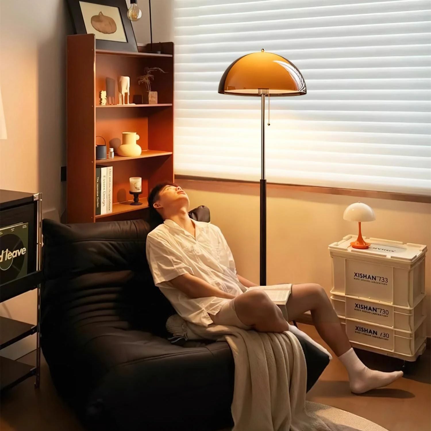 Velae Floor Lamp