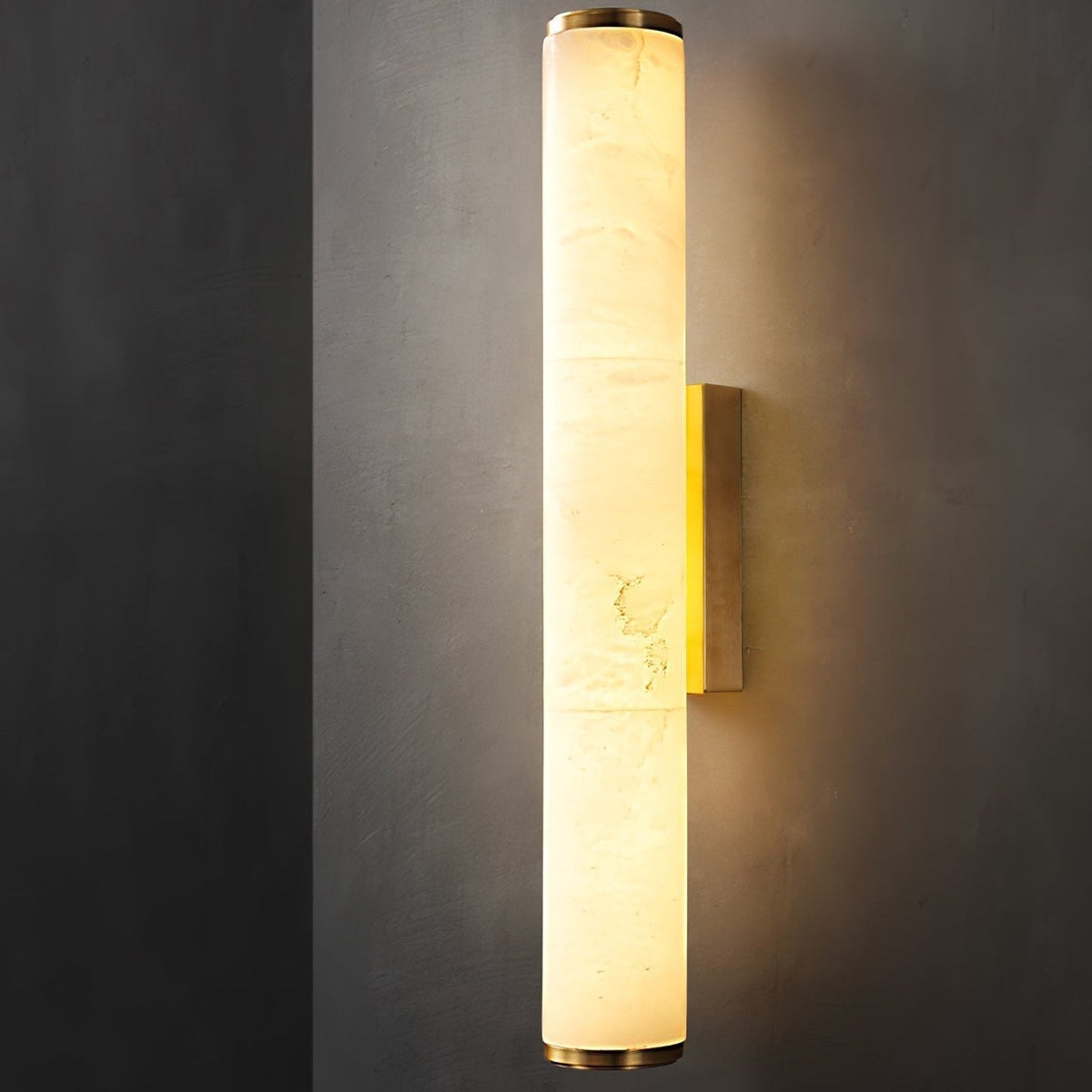 Hagavor Minimalist Wall Light