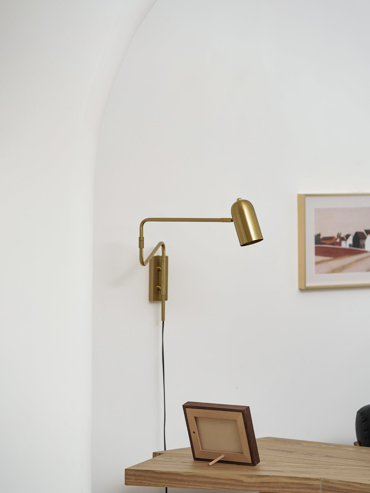 Belonix Adjustable Wall Light
